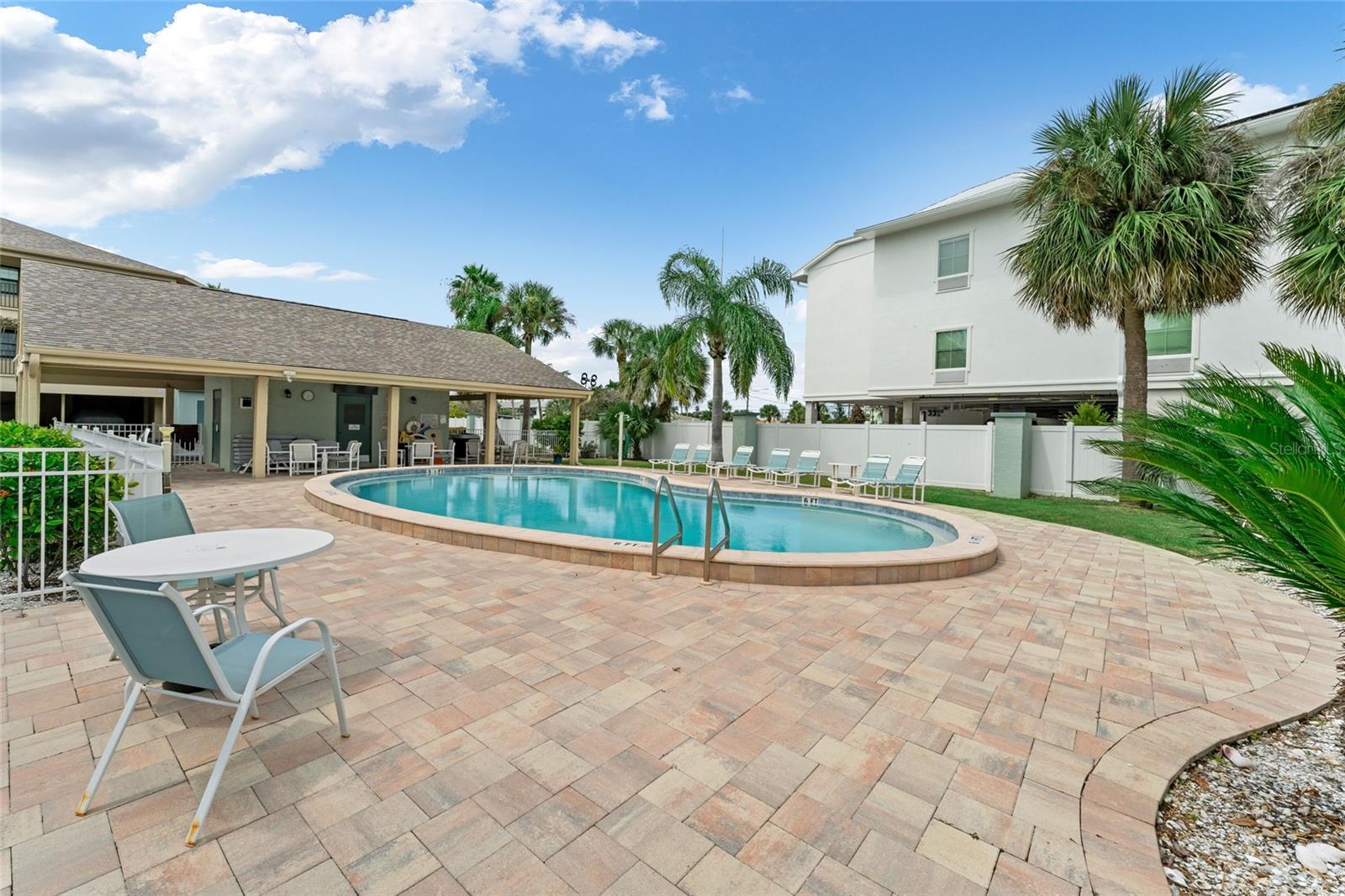Image 39 of 84 For 460 S Paula Dr  305