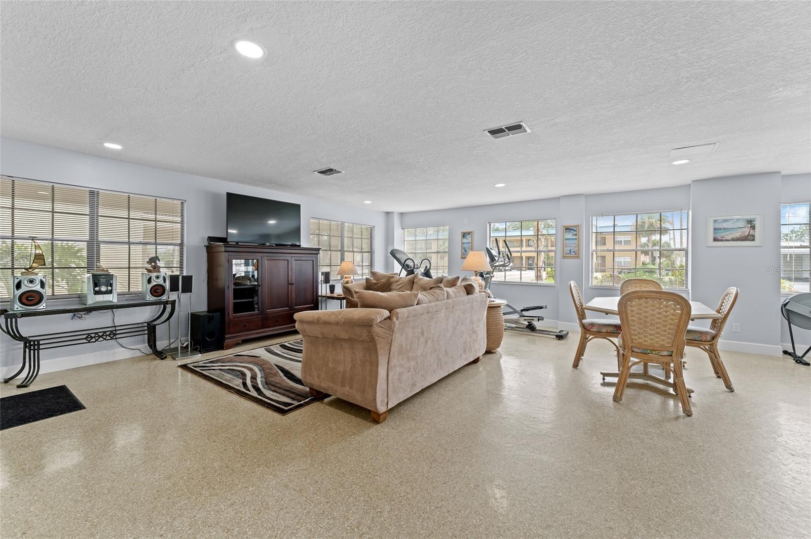 Image 45 of 84 For 460 S Paula Dr  305