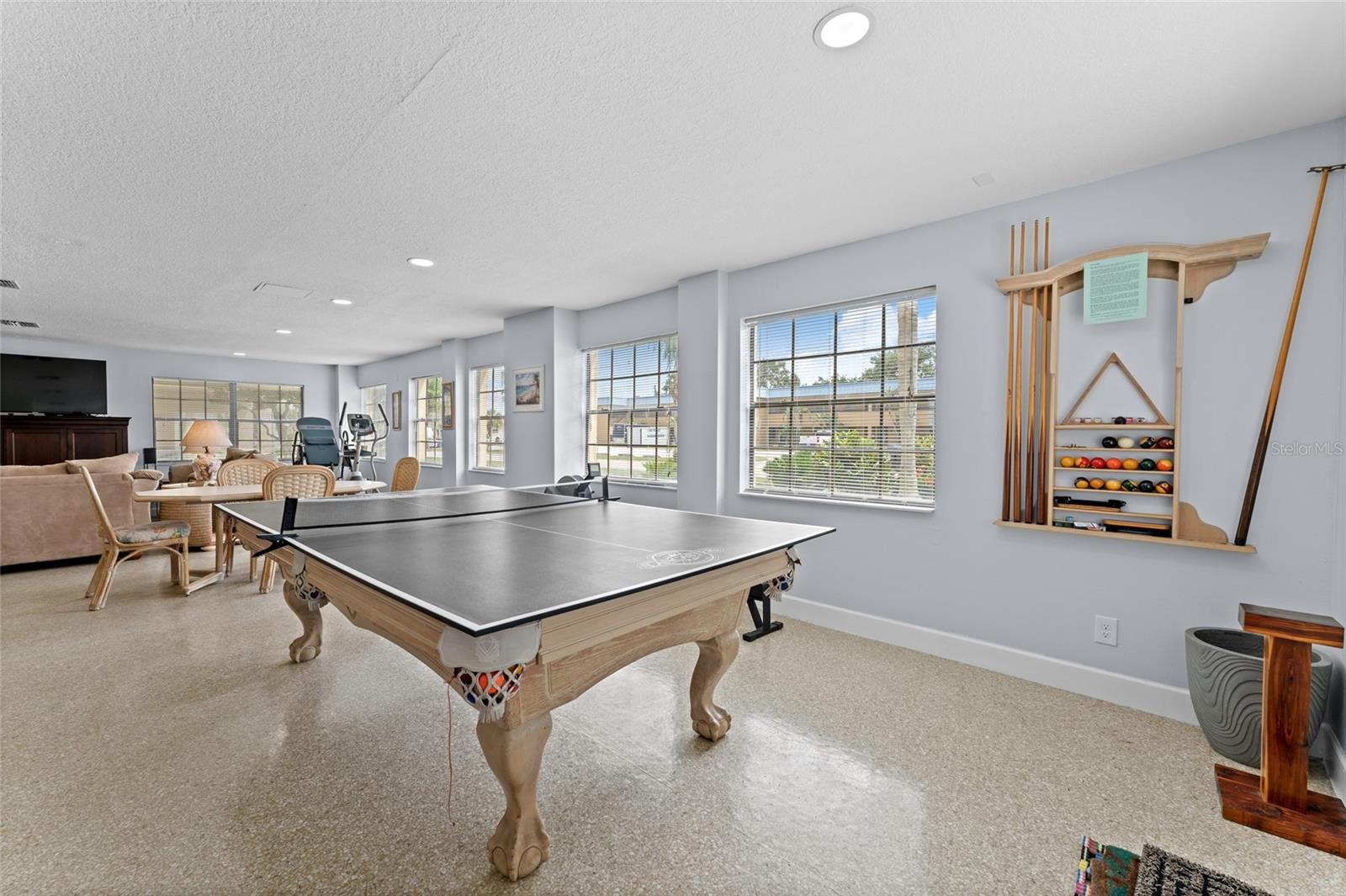 Image 47 of 84 For 460 S Paula Dr  305