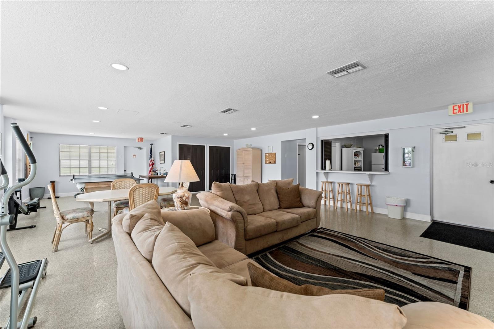 Image 49 of 84 For 460 S Paula Dr  305
