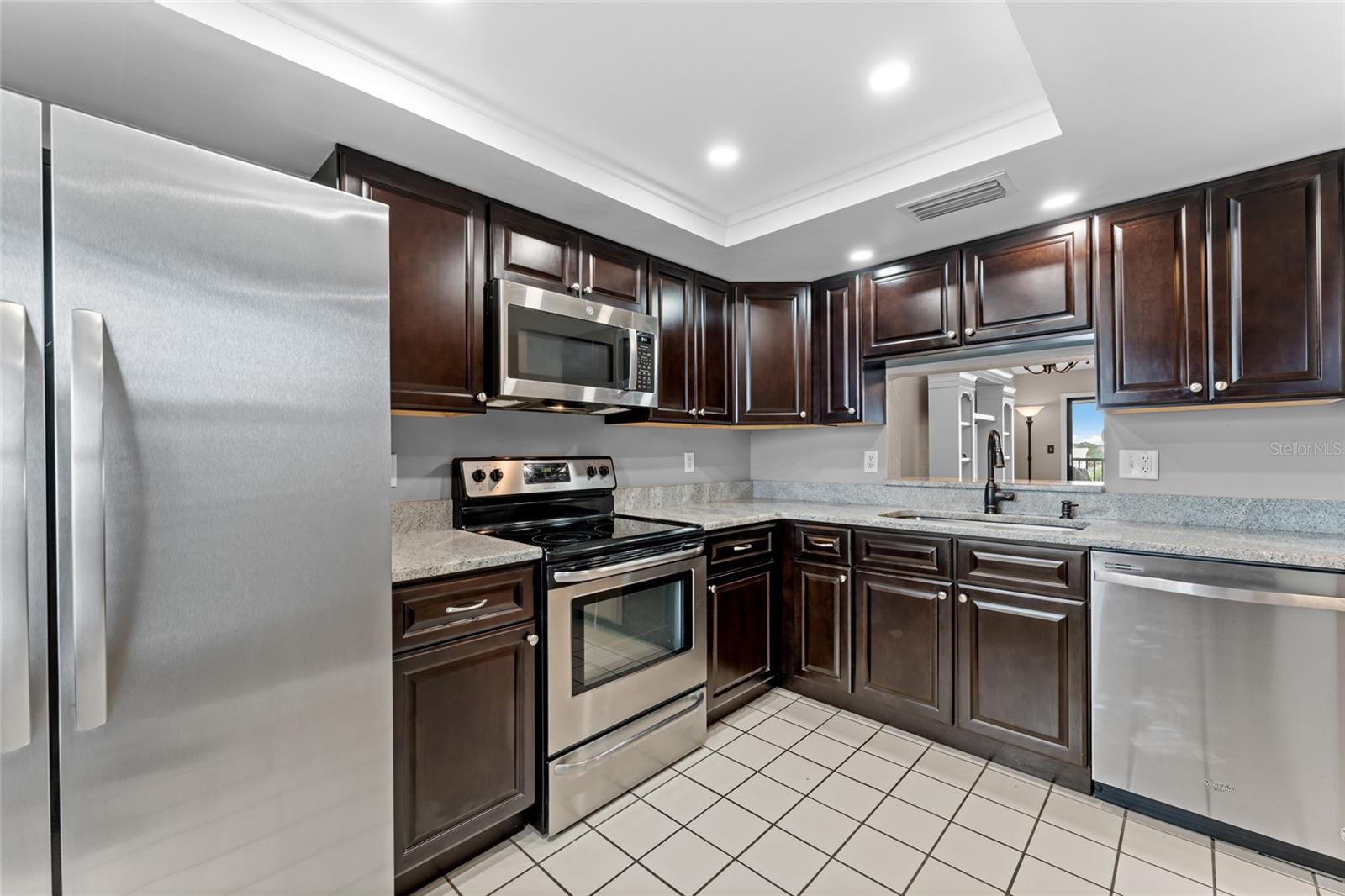 Image 7 of 84 For 460 S Paula Dr  305