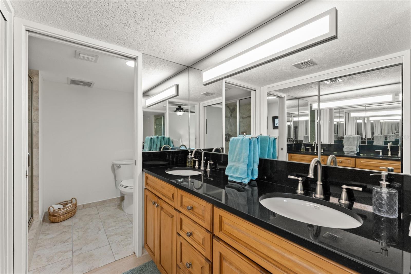 Image 25 of 51 For 2413 Bayshore Boulevard 805