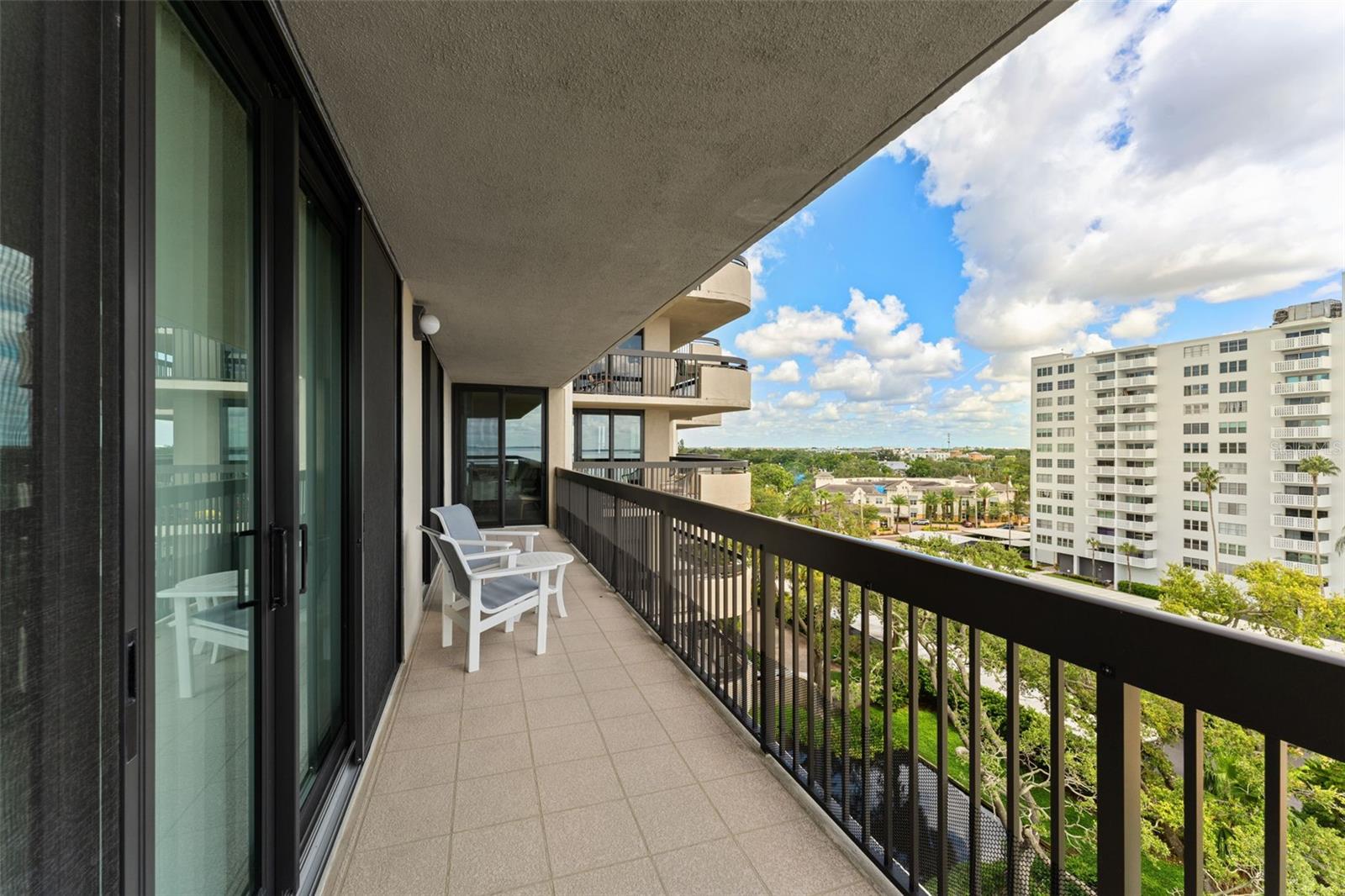 Image 29 of 51 For 2413 Bayshore Boulevard 805
