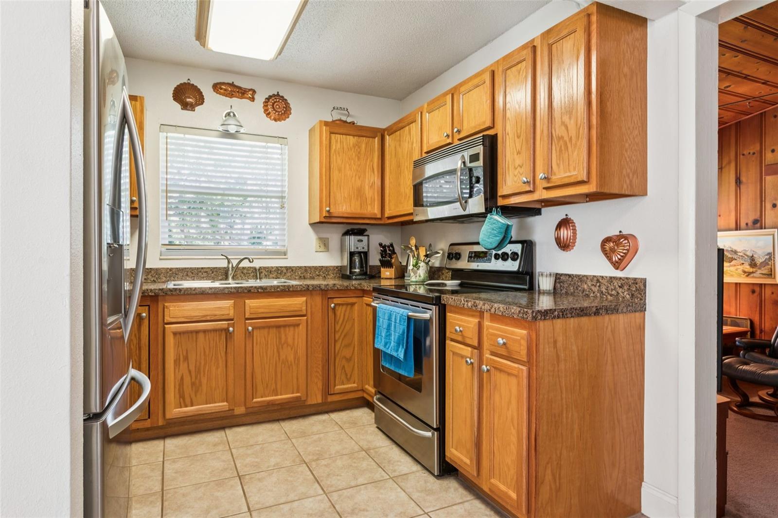 Image 7 of 25 For 605 Limona Road