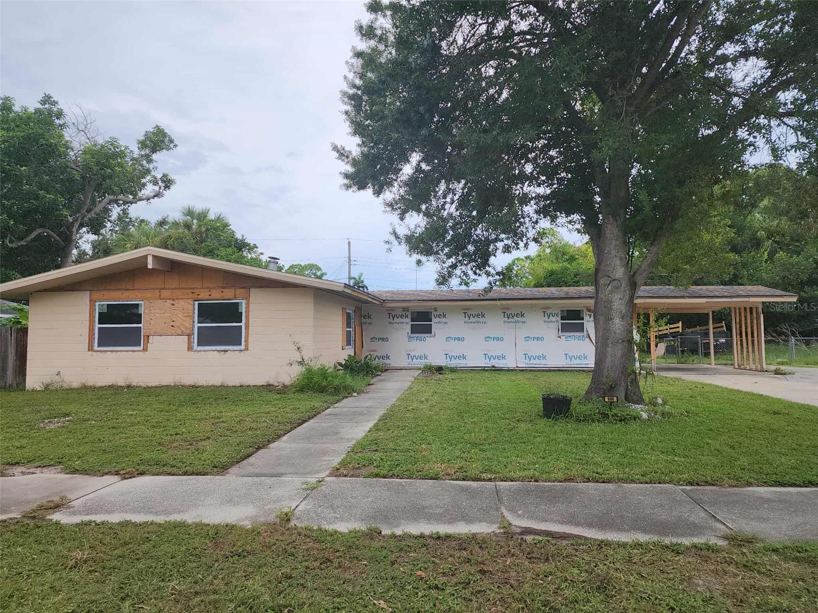 Image 2 of 4 For 606 49th Street W