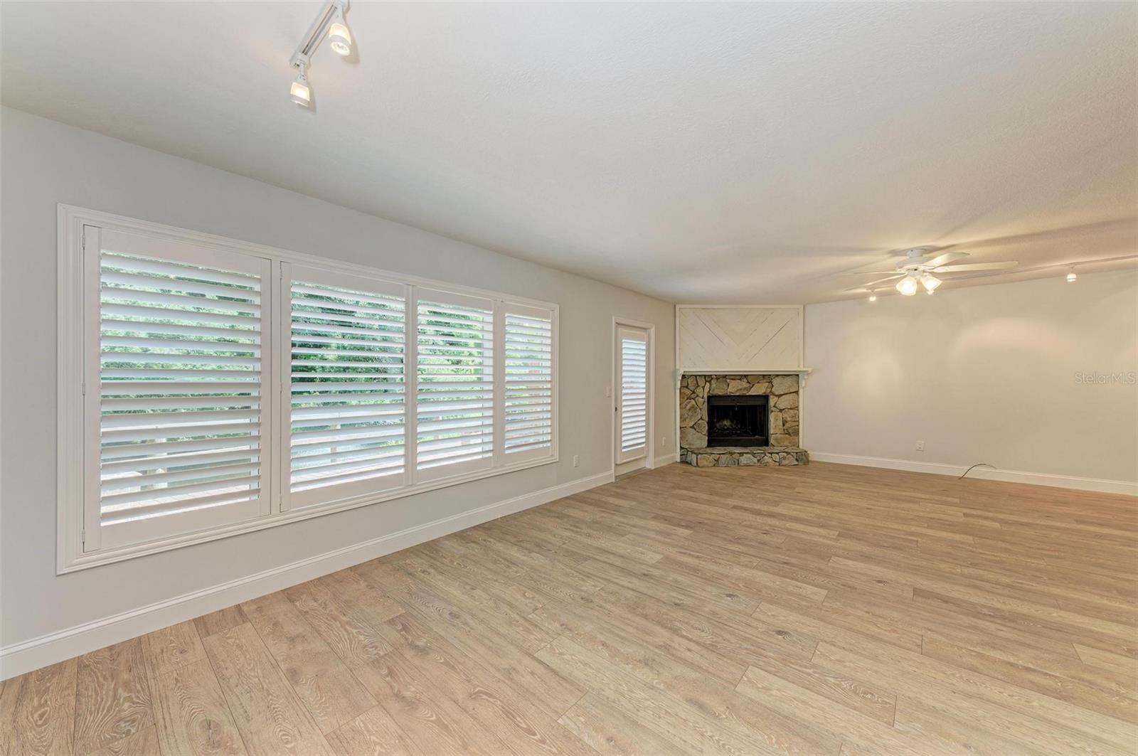 Image 10 of 41 For 2927 Gandy Boulevard