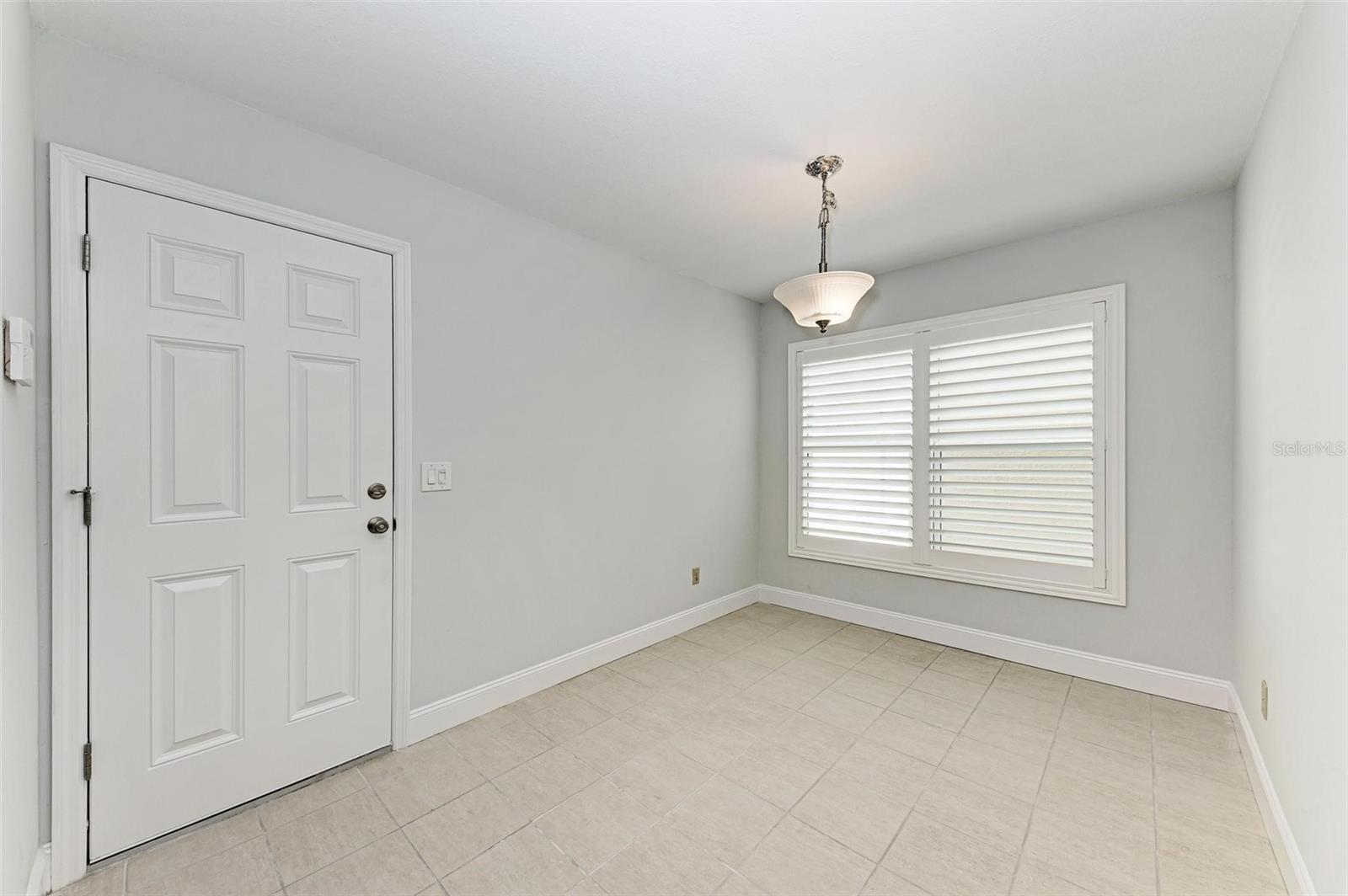 Image 19 of 41 For 2927 Gandy Boulevard