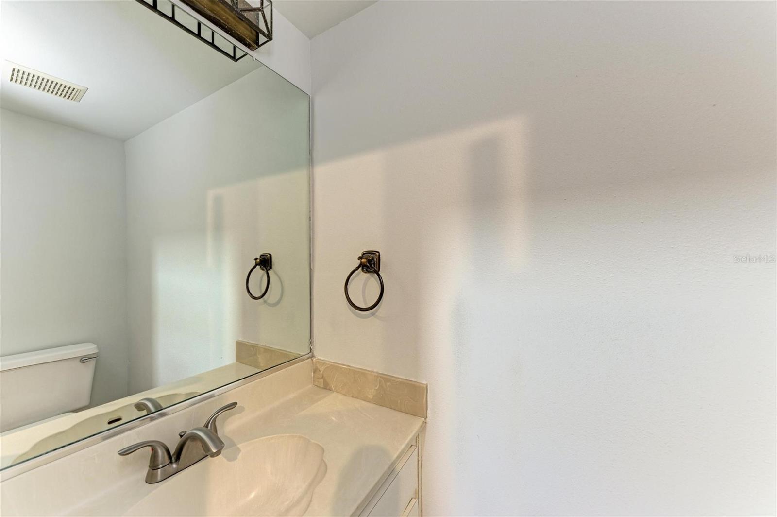 Image 21 of 41 For 2927 Gandy Boulevard