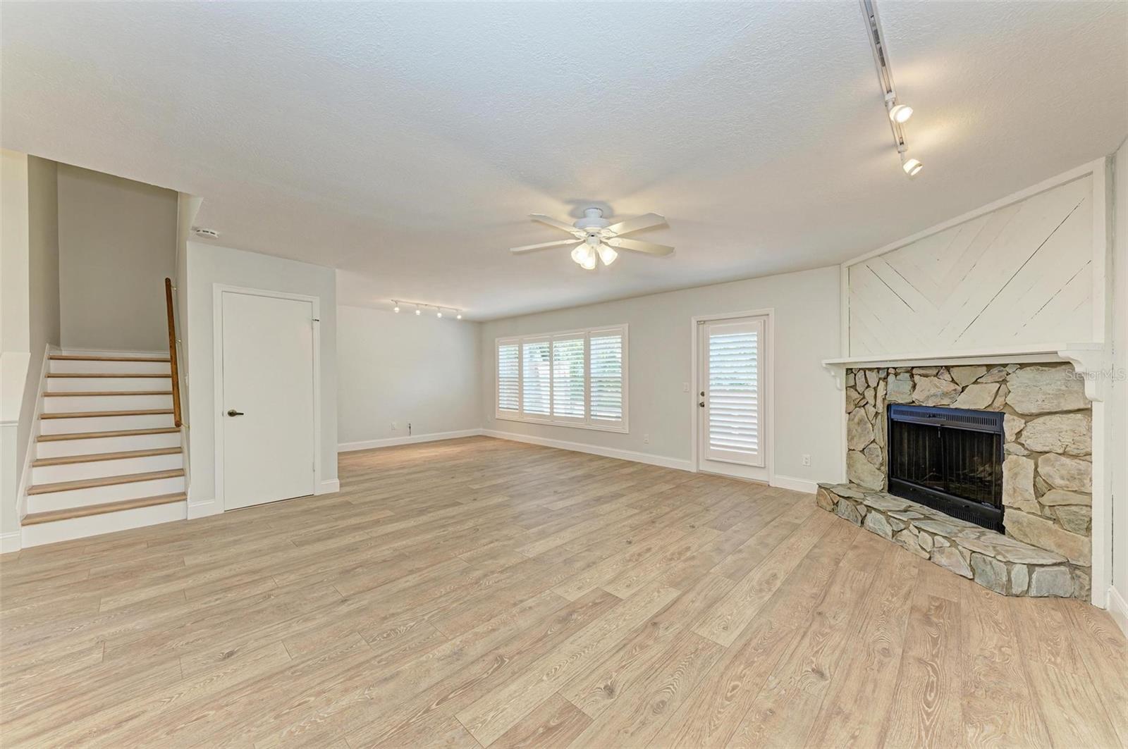 Image 8 of 41 For 2927 Gandy Boulevard