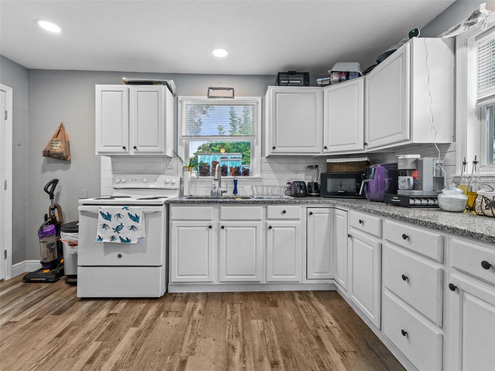 Image 5 of 13 For 7181 49th Avenue N 1-3
