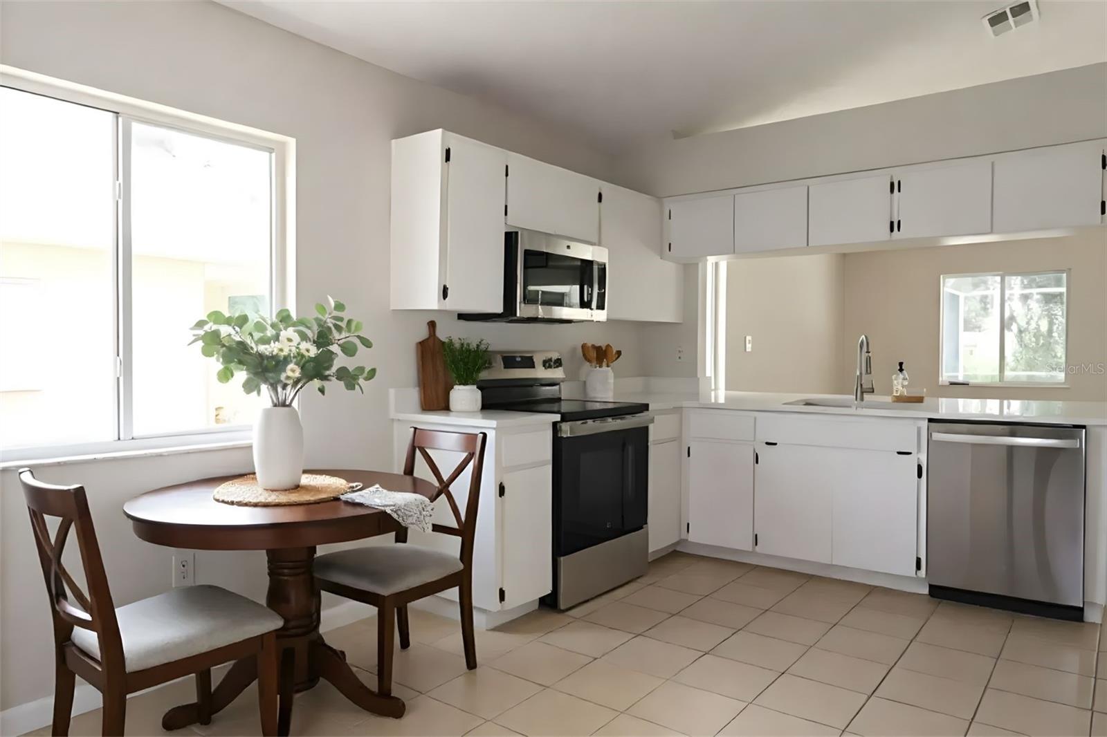 Image 4 of 28 For 28516 Tall Grass Drive