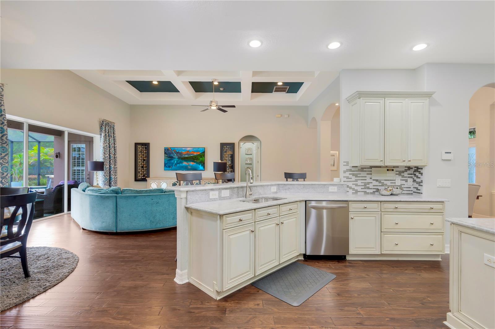 Image 11 of 60 For 21604 Draycott Way