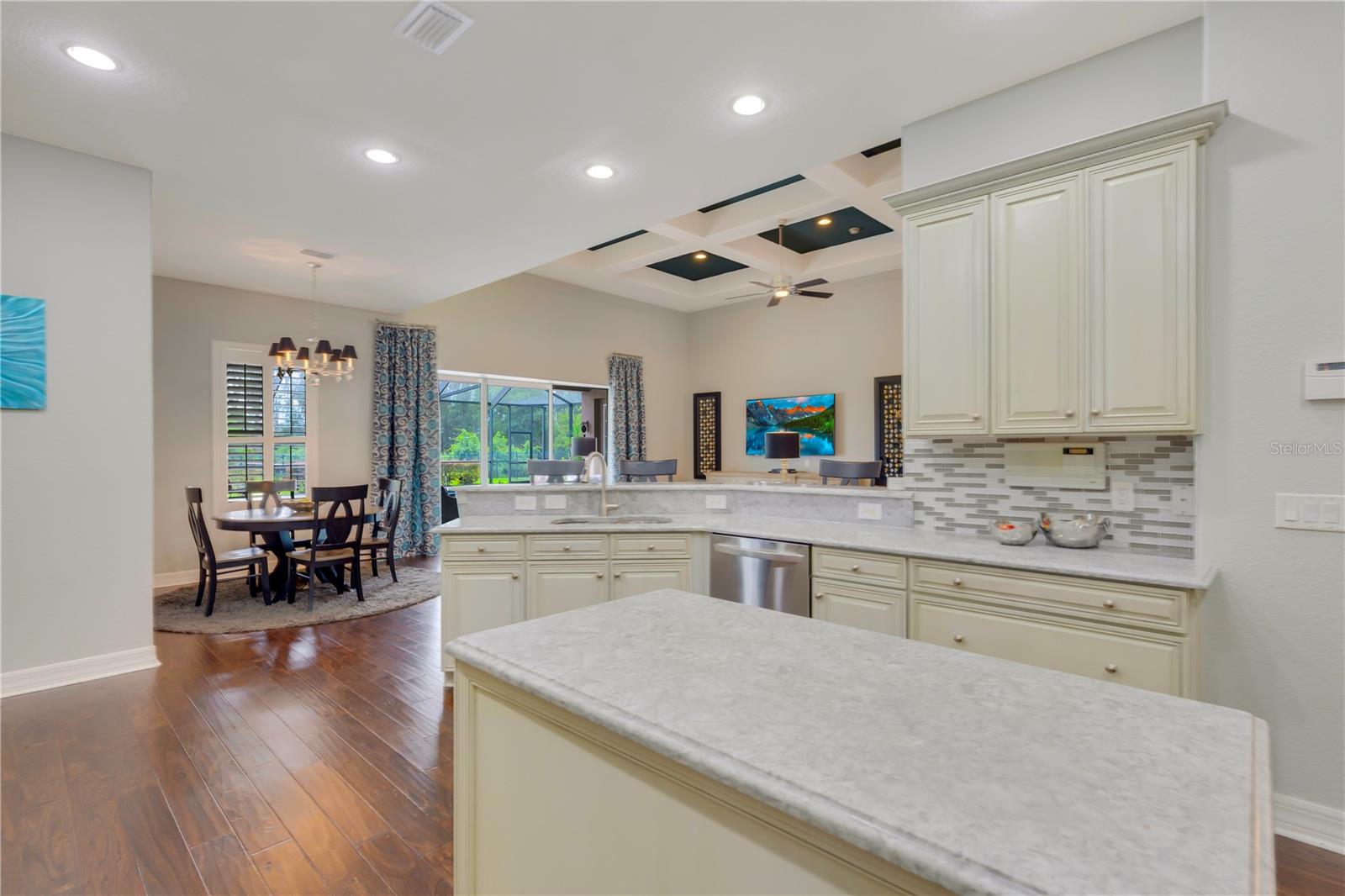 Image 14 of 60 For 21604 Draycott Way