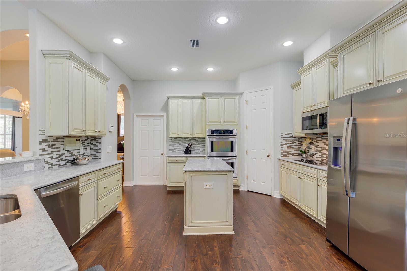 Image 17 of 60 For 21604 Draycott Way