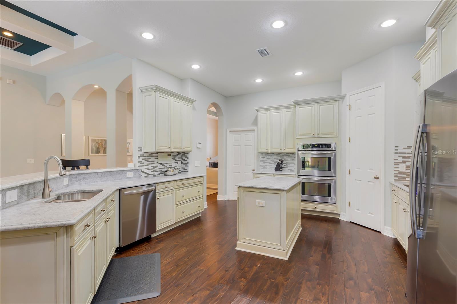 Image 18 of 60 For 21604 Draycott Way