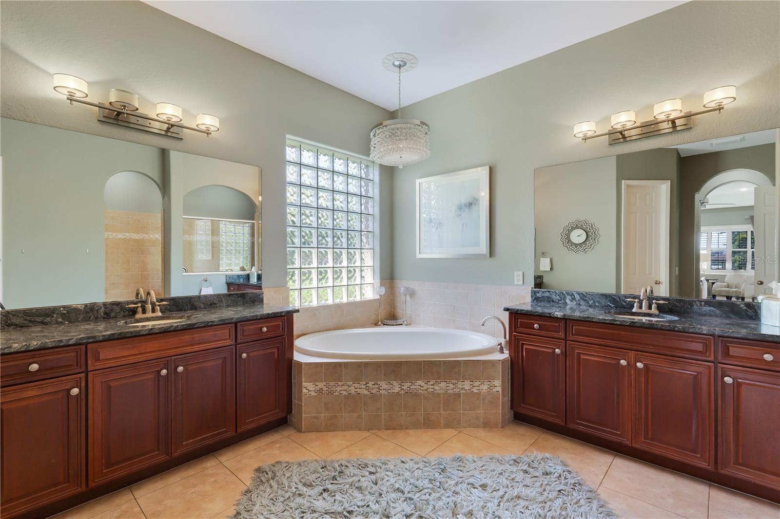 Image 27 of 60 For 21604 Draycott Way