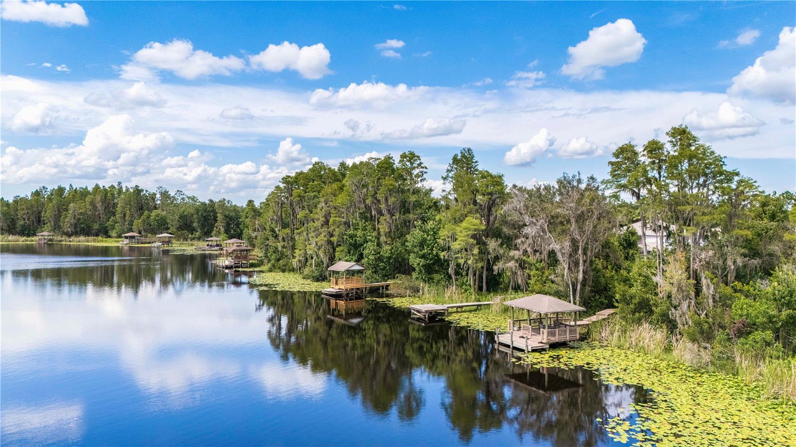 Listing photo id 62 for 21604 Draycott Way