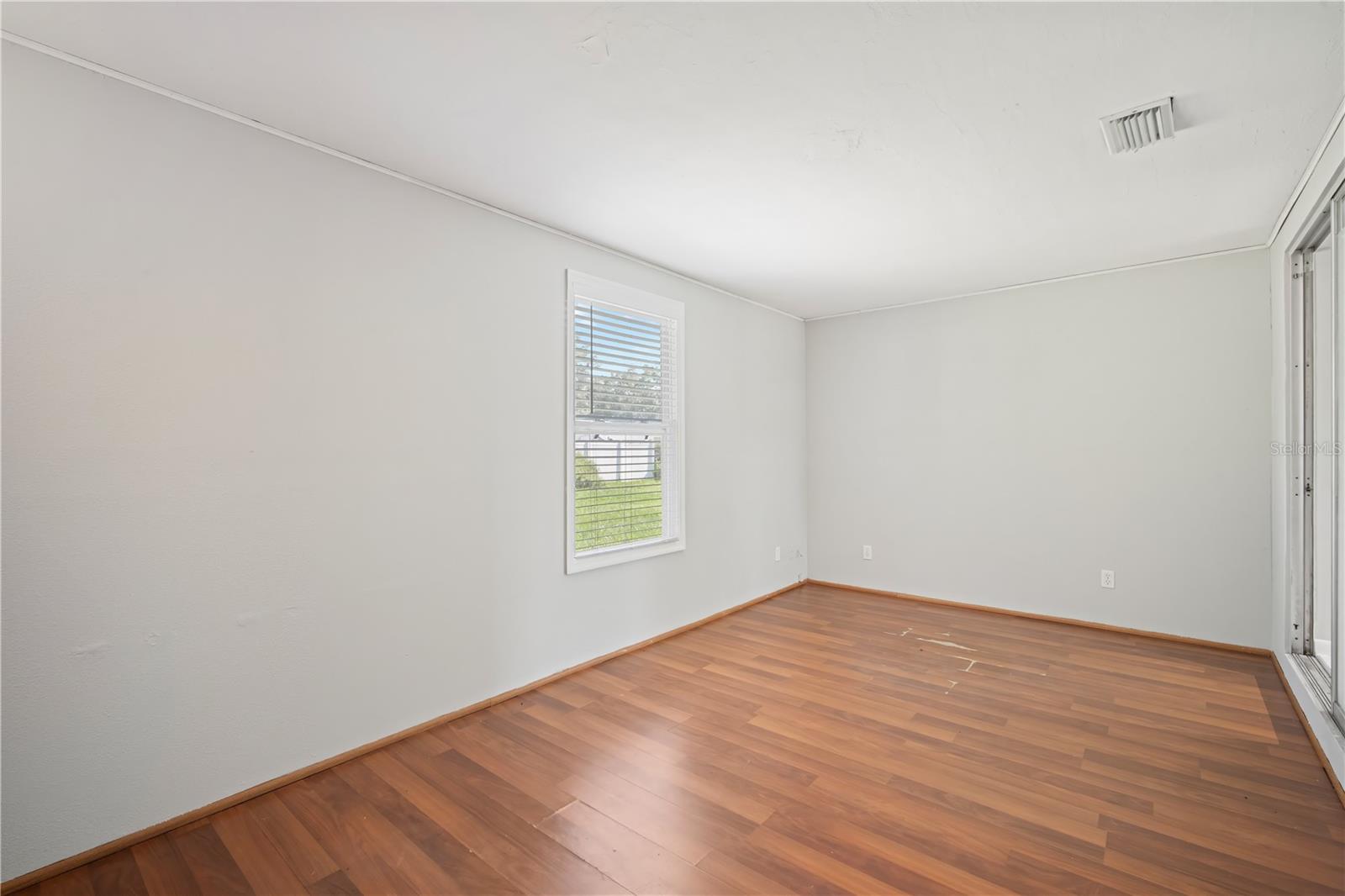 Image 17 of 23 For 1618 Hardwood Drive
