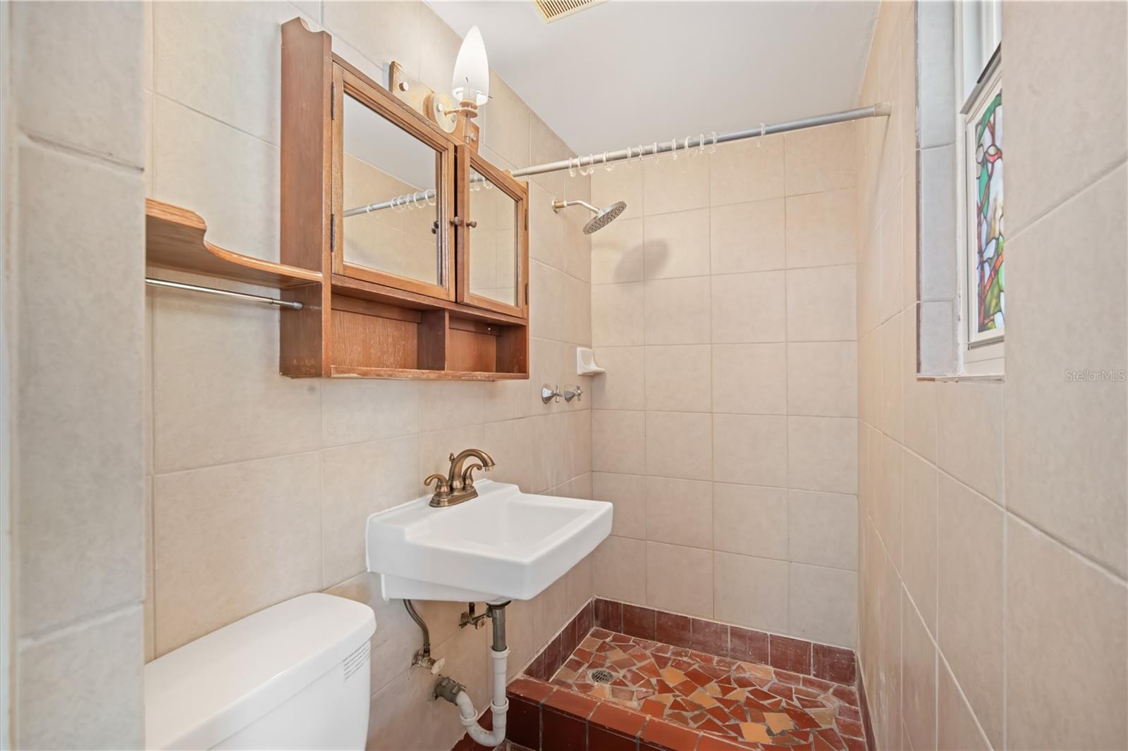 Image 18 of 23 For 1618 Hardwood Drive
