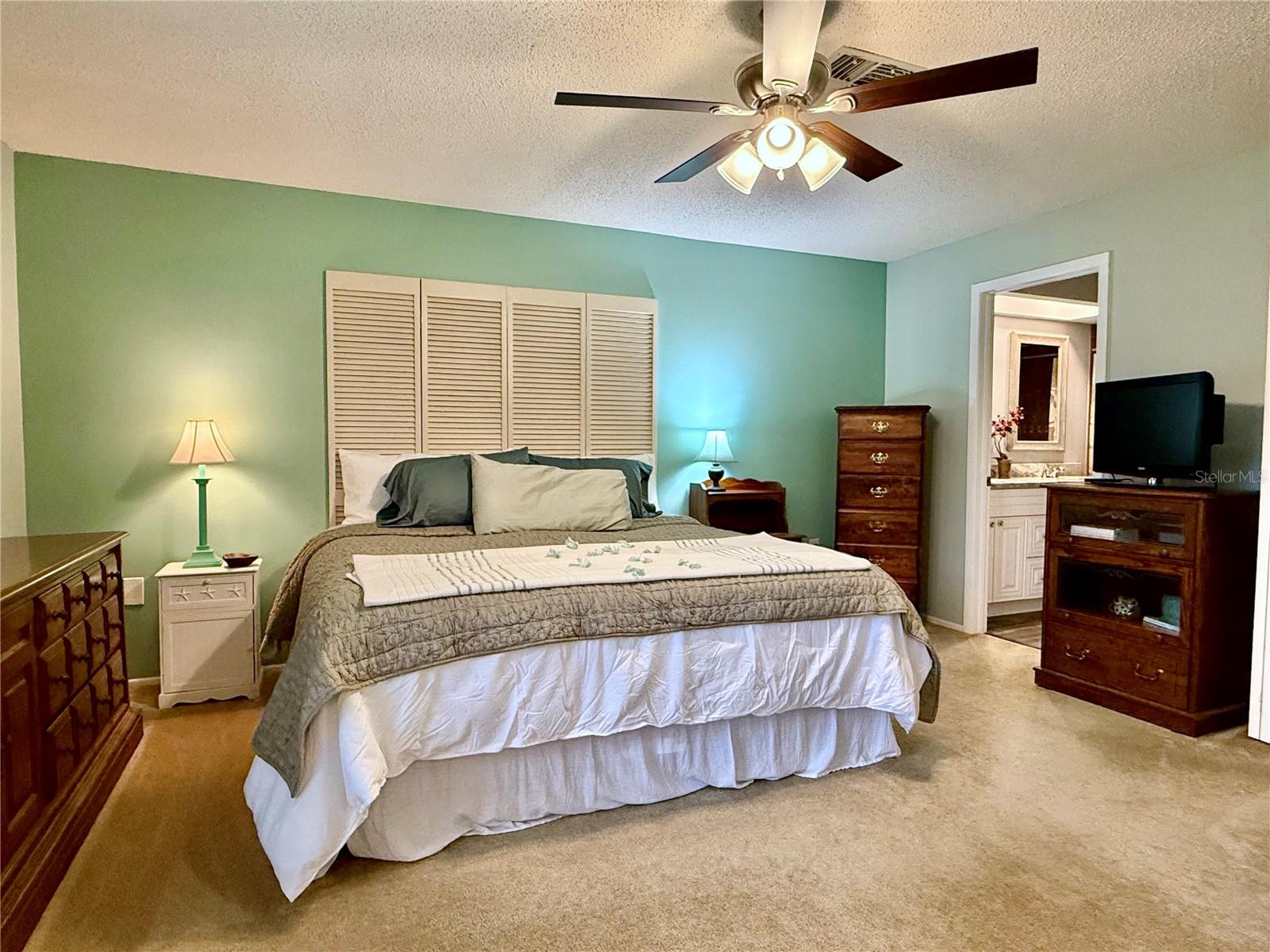Image 17 of 37 For 9326 Whitstone Court