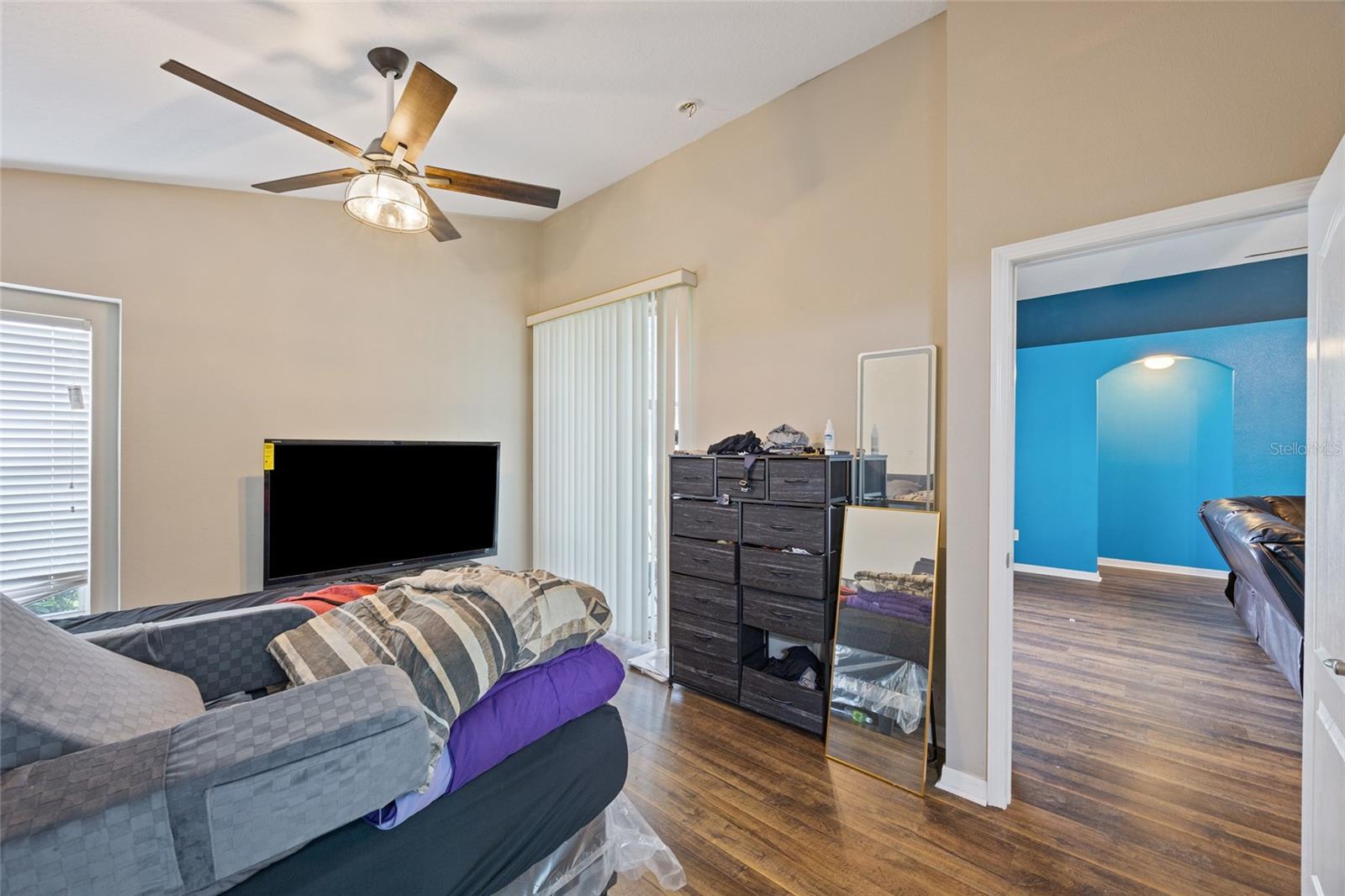 Image 12 of 29 For 208 Smokey Hill Avenue