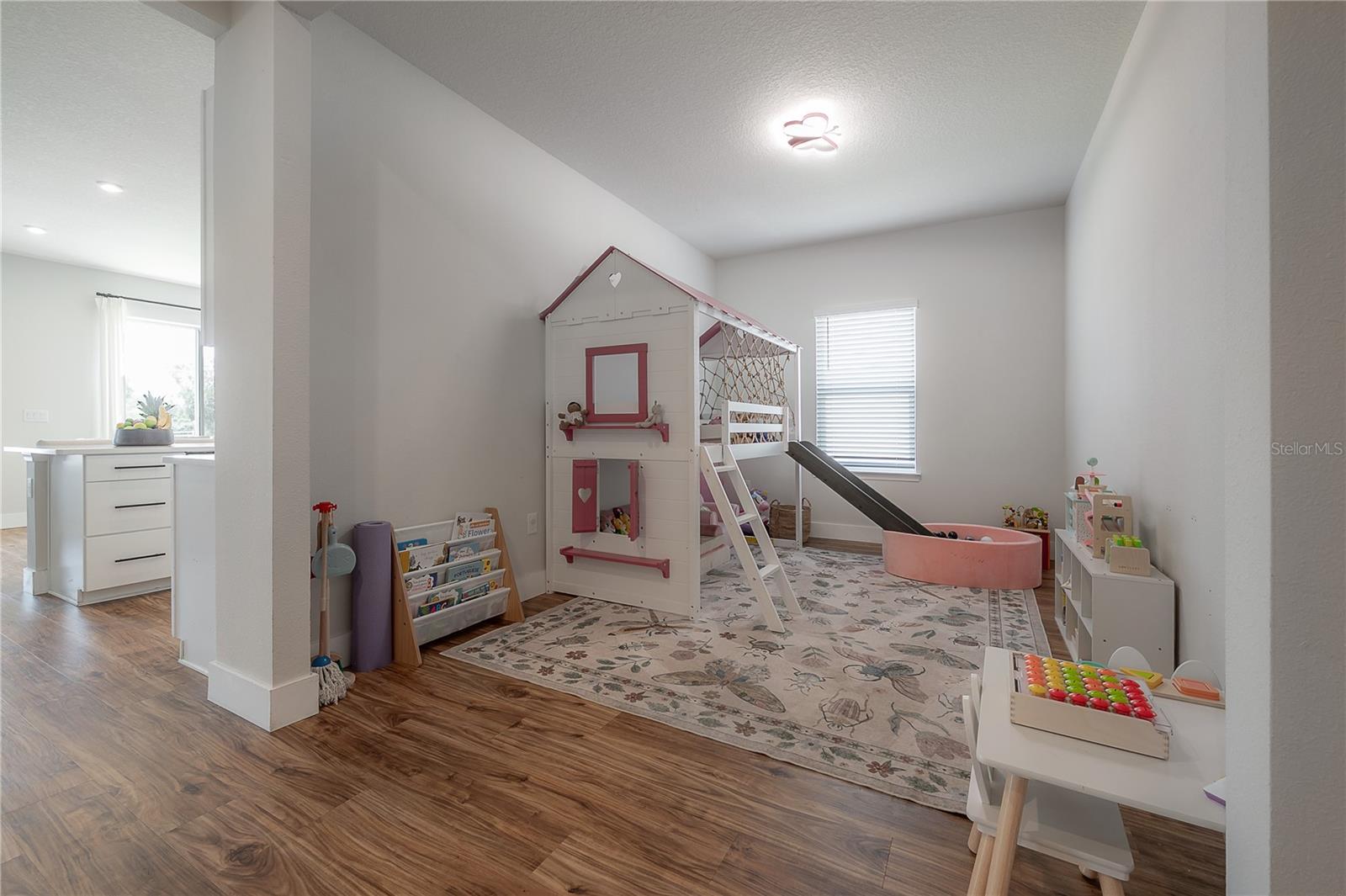 Image 19 of 57 For 17992 Dairy Farm Court