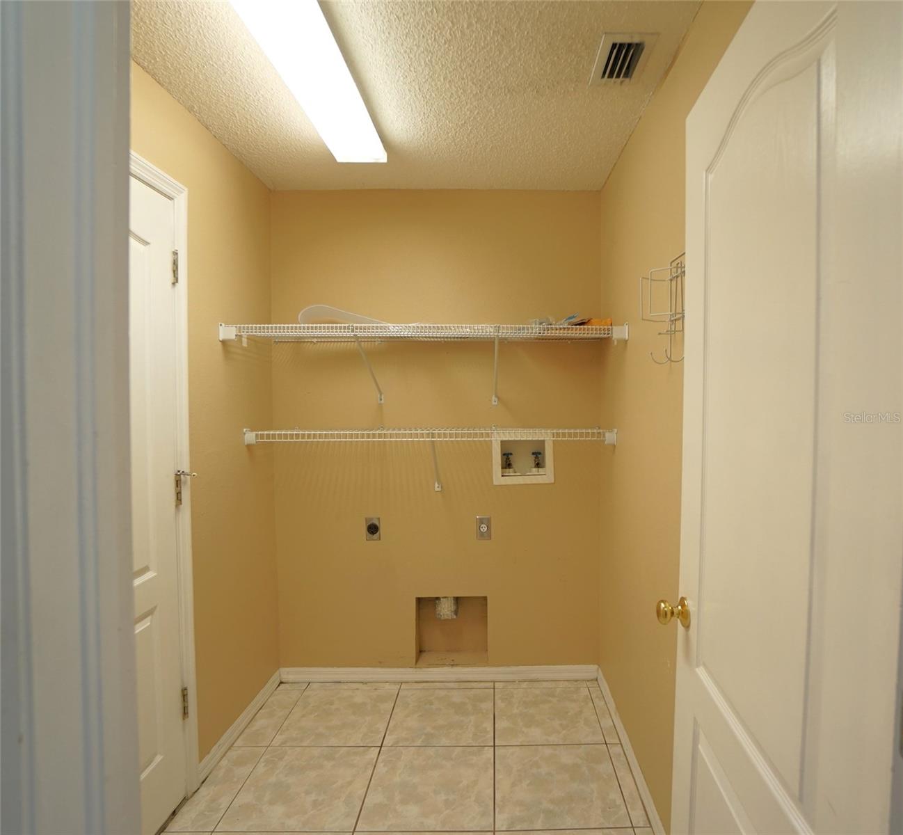 Image 12 of 28 For 406 Sonoma Drive