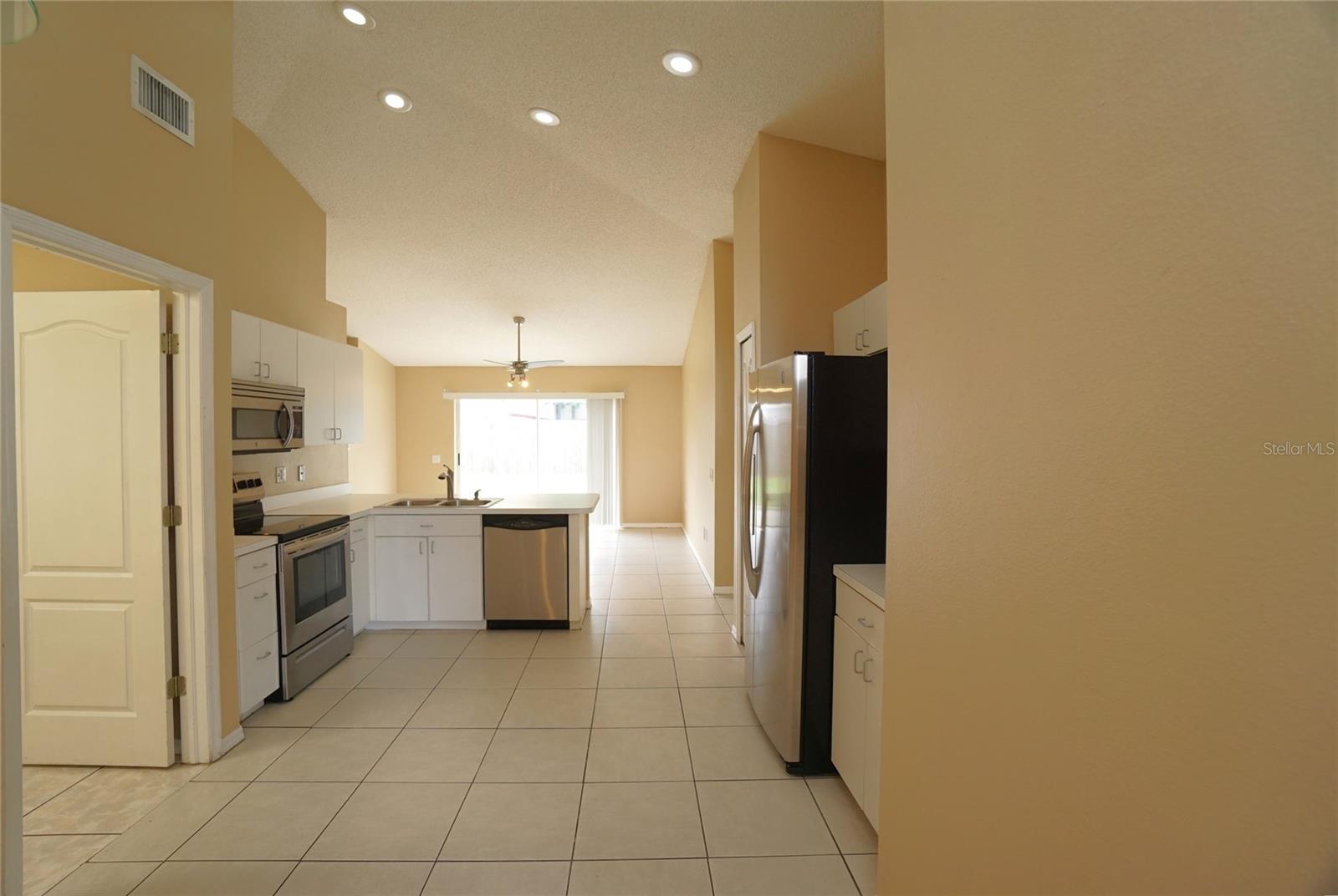 Image 13 of 28 For 406 Sonoma Drive