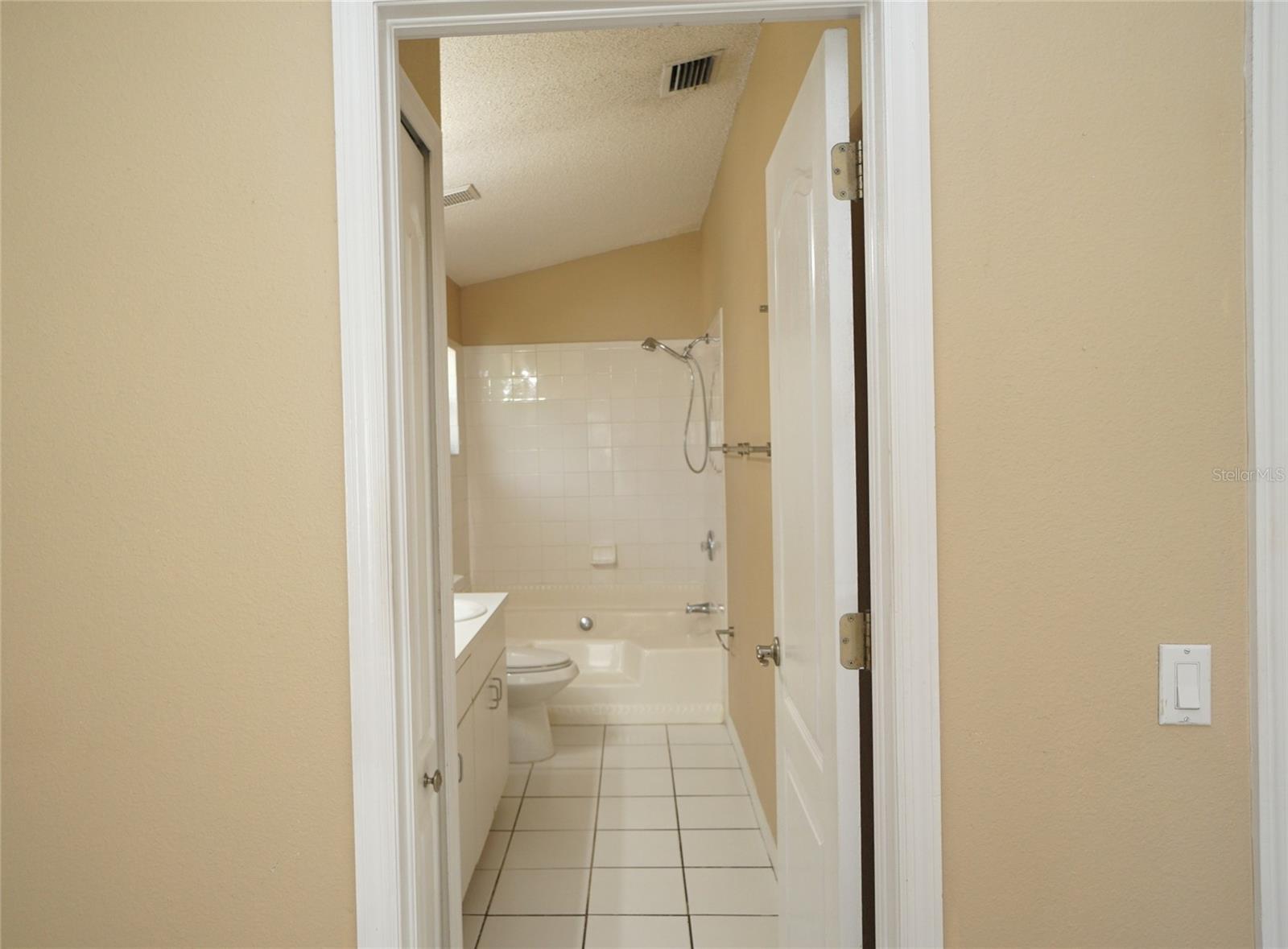 Image 15 of 28 For 406 Sonoma Drive