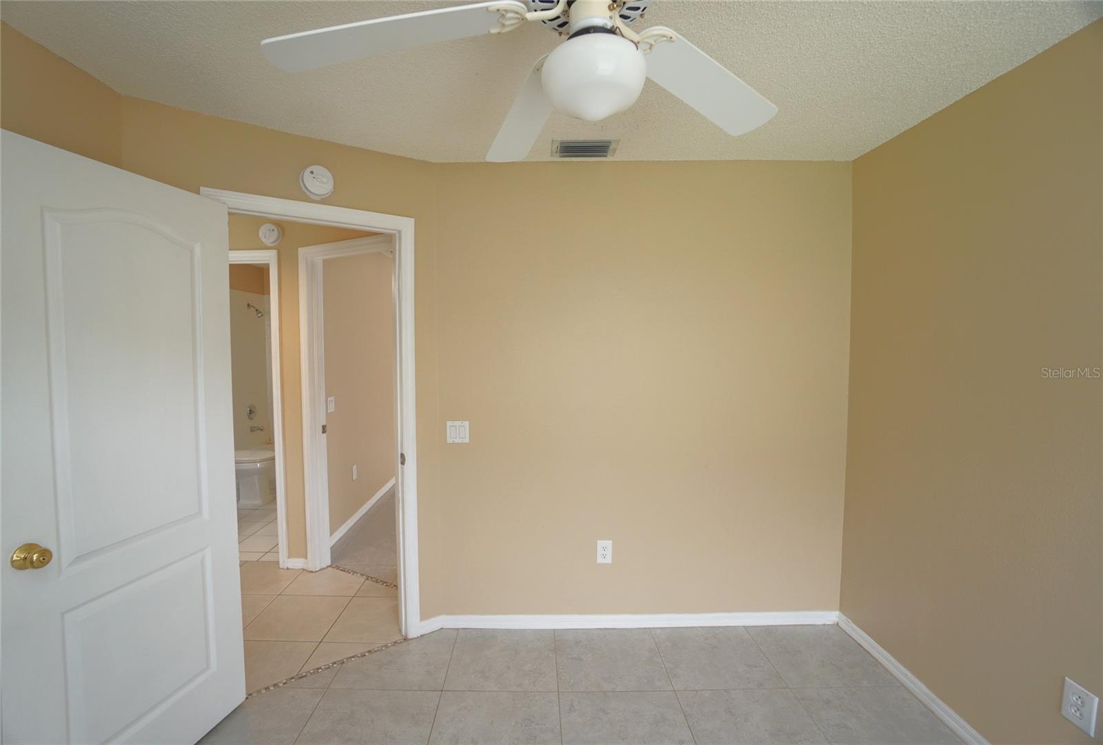 Image 19 of 28 For 406 Sonoma Drive