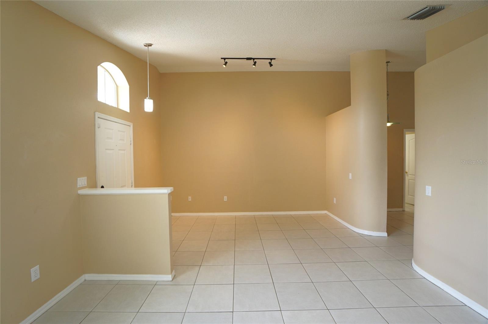 Image 7 of 28 For 406 Sonoma Drive
