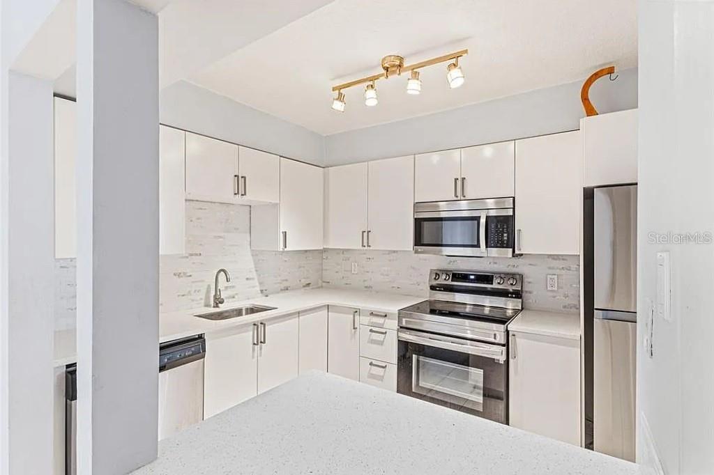 Image 3 of 16 For 546 Orange Drive 11