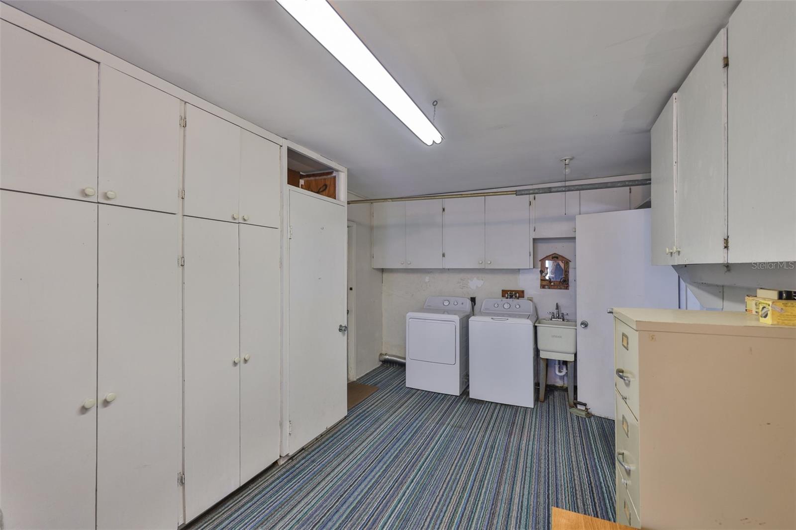 Image 17 of 25 For 643 Oakmont Avenue