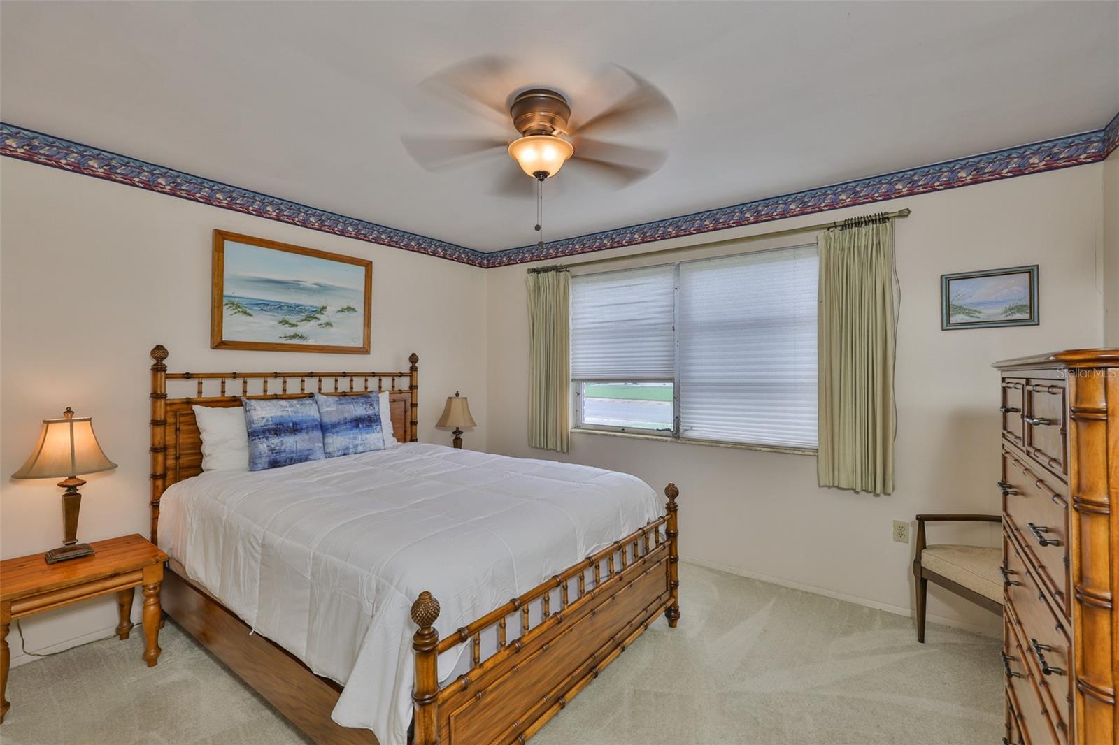 Image 5 of 25 For 643 Oakmont Avenue