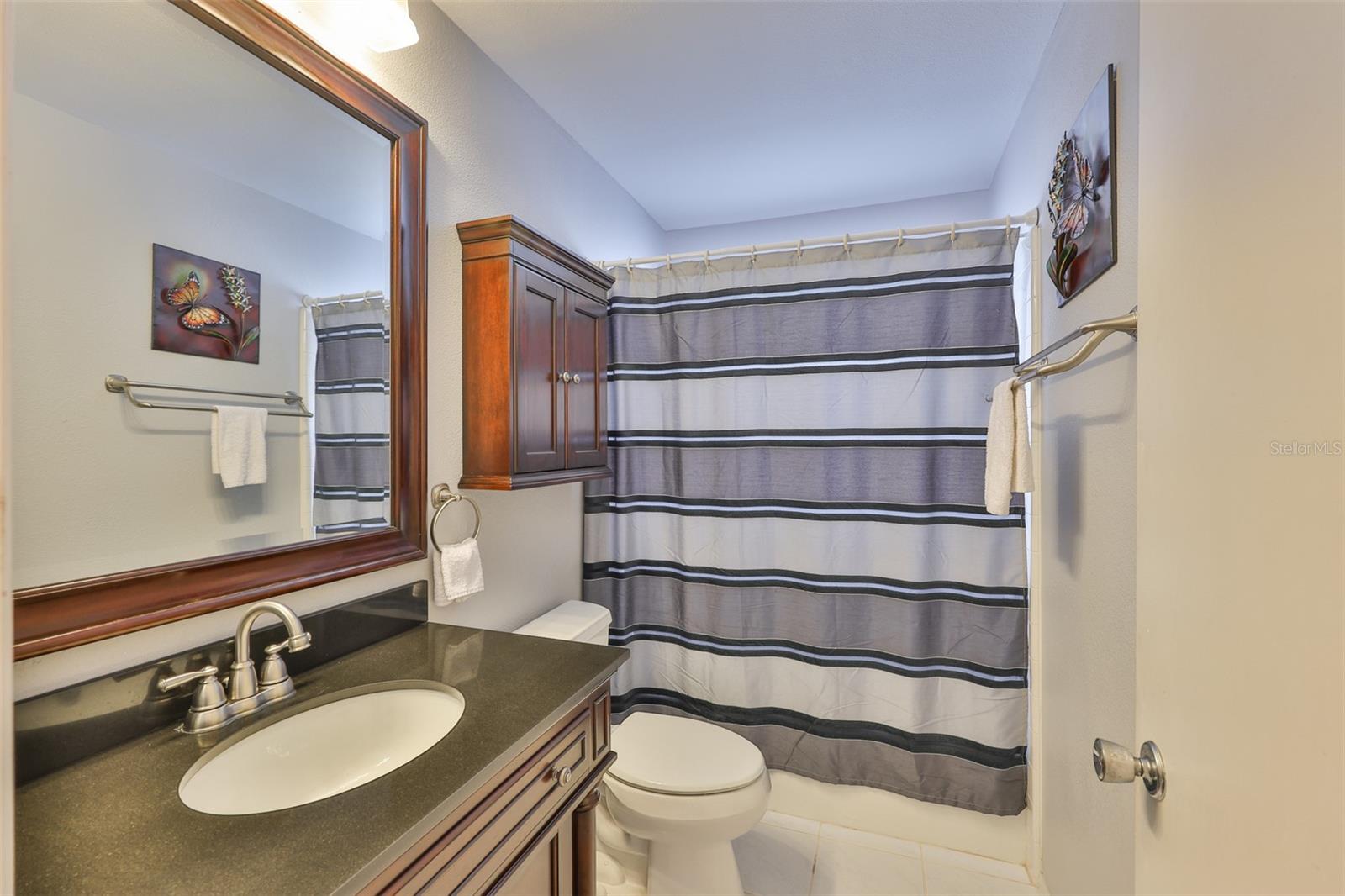 Image 7 of 25 For 643 Oakmont Avenue
