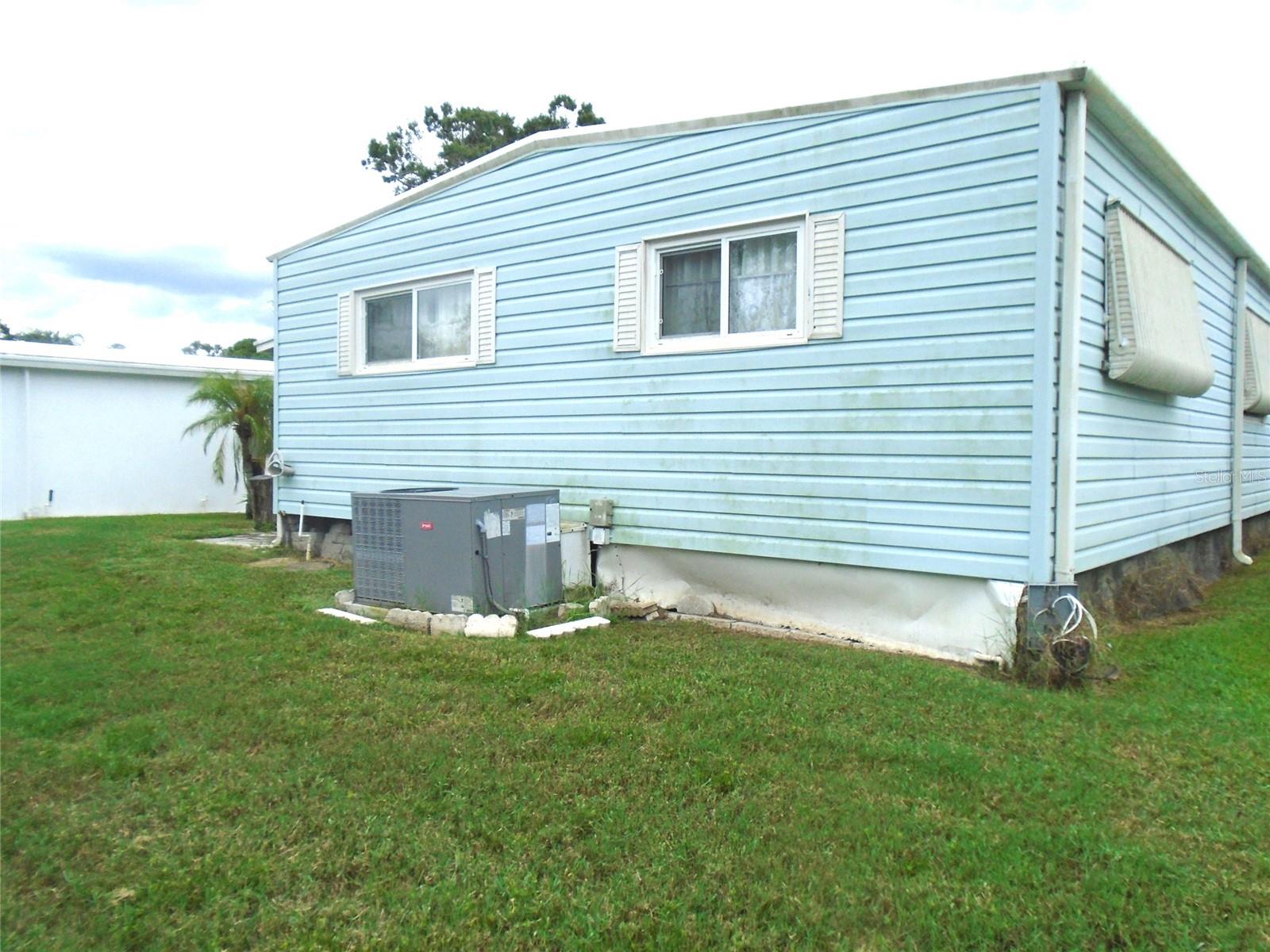 Image 18 of 31 For 7777 46th Avenue N 36