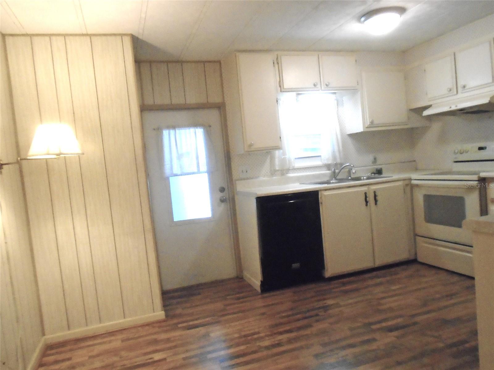 Image 8 of 31 For 7777 46th Avenue N 36