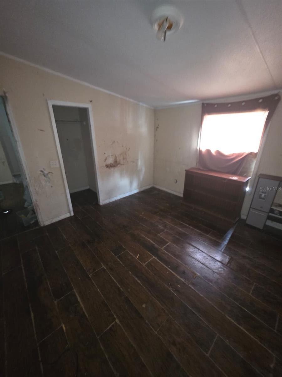Image 17 of 36 For 9219 151st Place