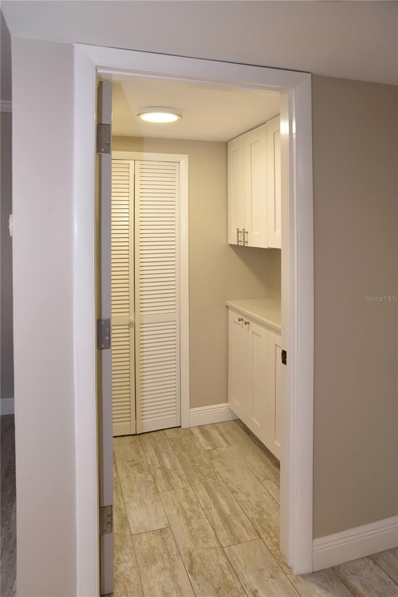 Image 25 of 48 For 4900 Brittany Drive S 811