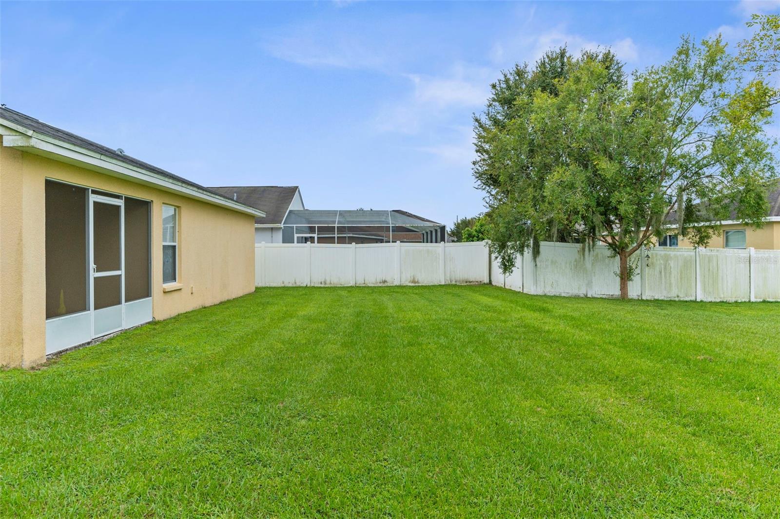 Listing photo id 26 for 6338 Twin Bridges Drive