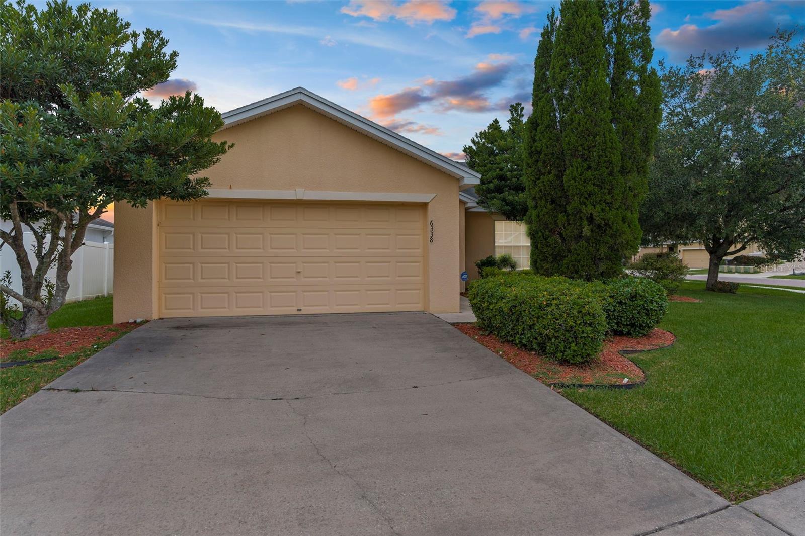 Listing photo id 1 for 6338 Twin Bridges Drive