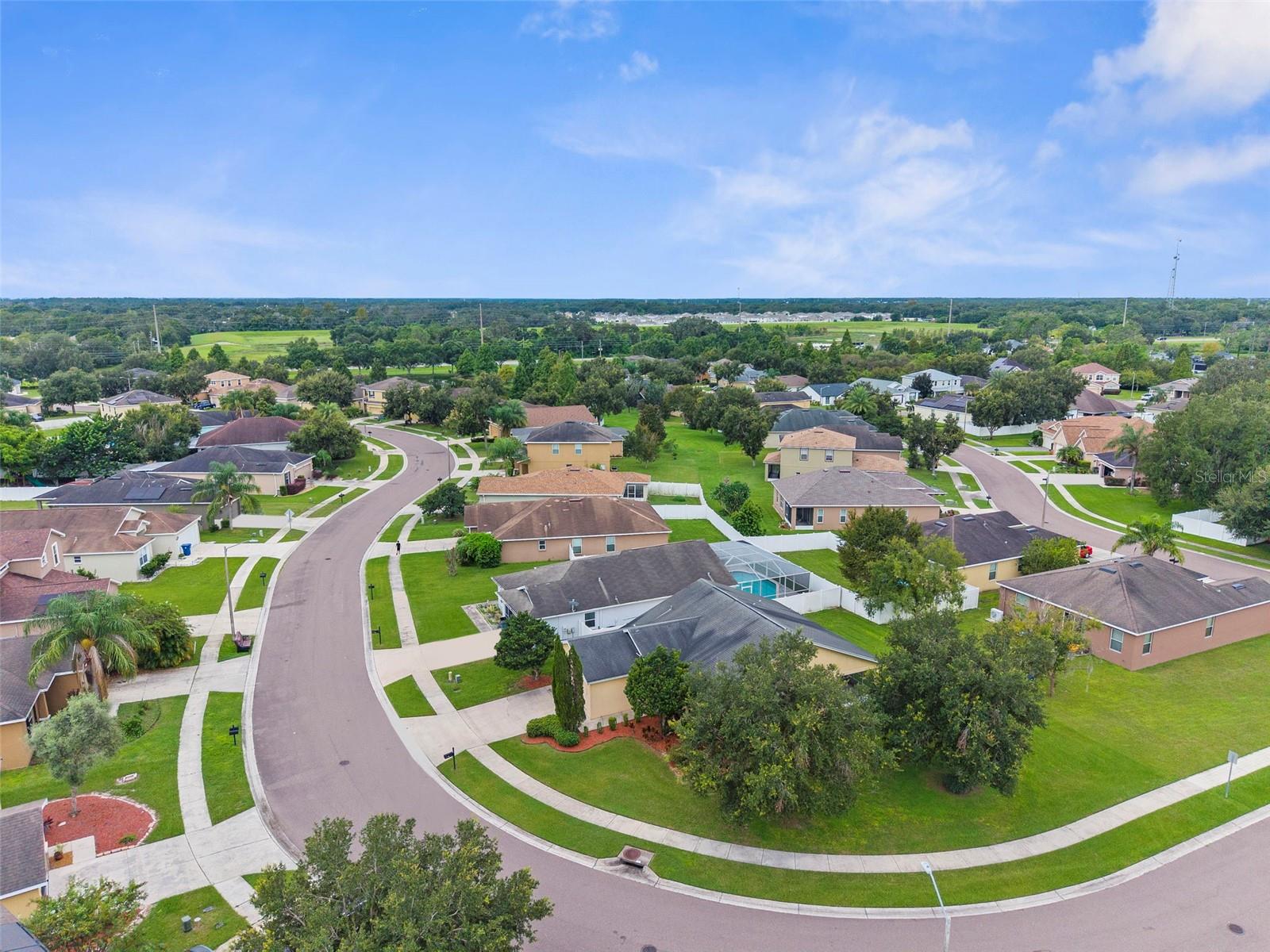 Listing photo id 29 for 6338 Twin Bridges Drive