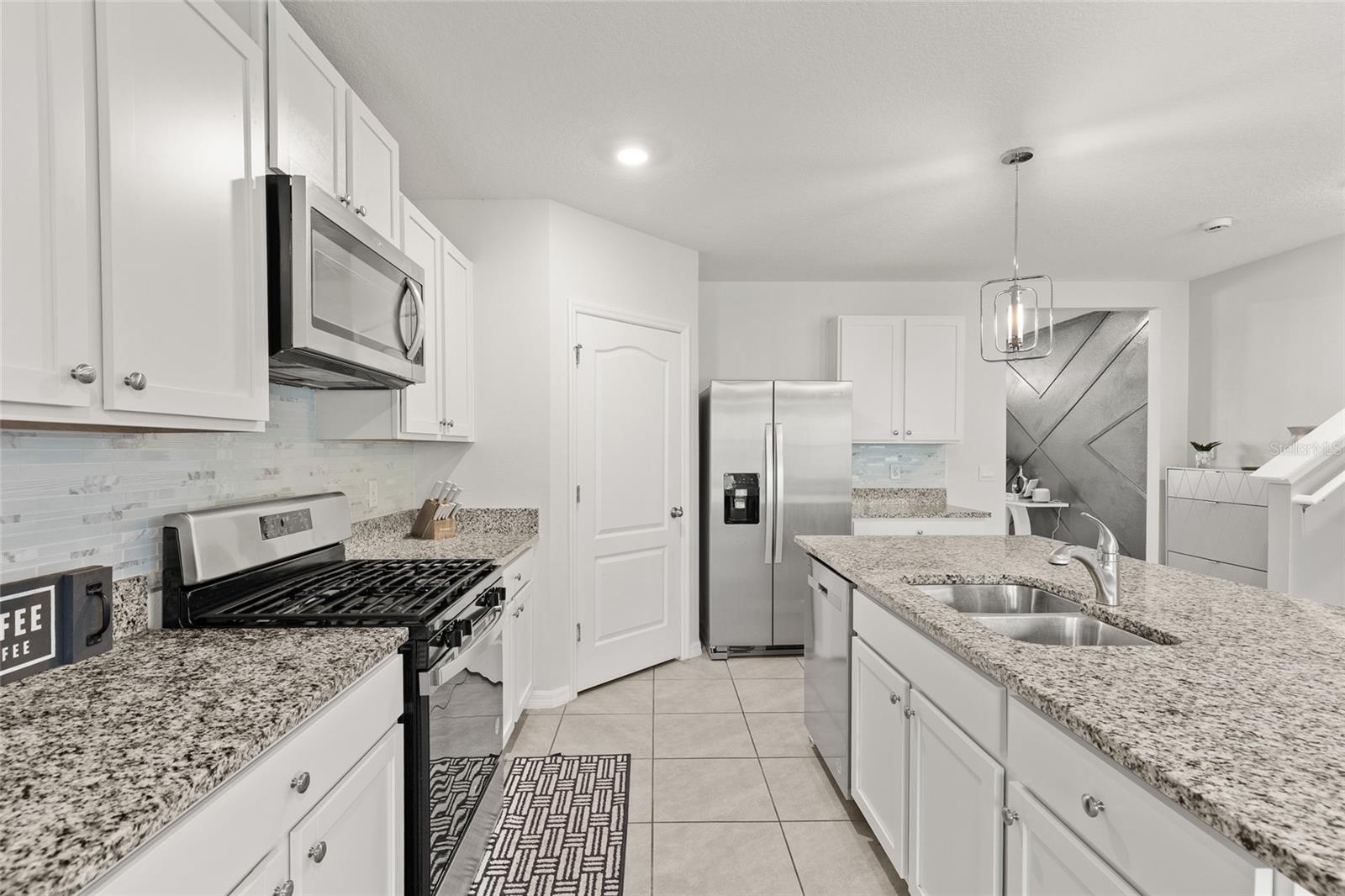 Image 12 of 48 For 747 Lazio Circle