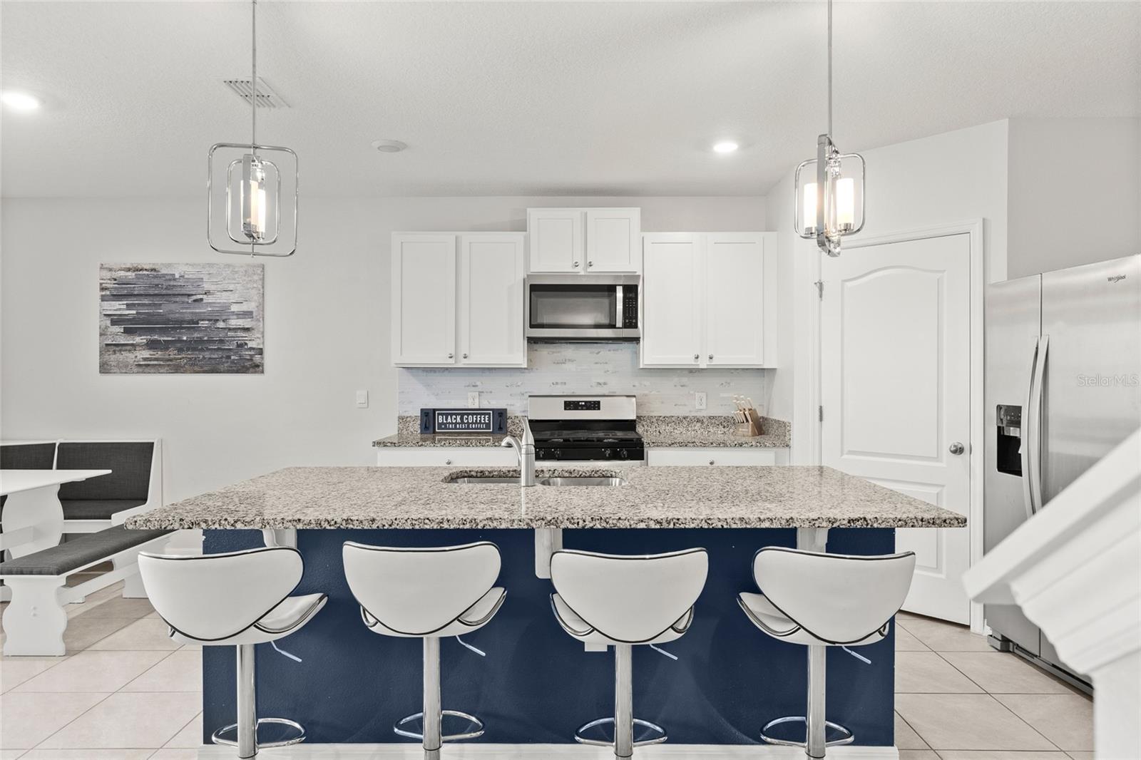 Image 14 of 48 For 747 Lazio Circle