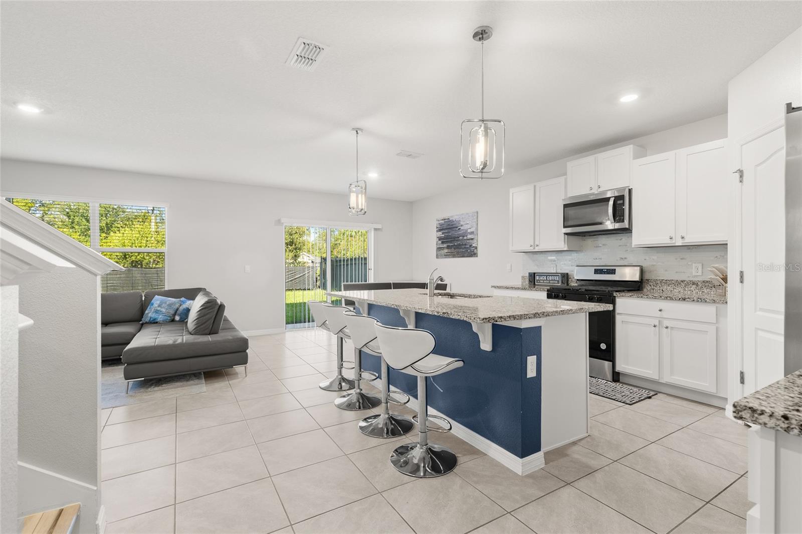 Image 6 of 48 For 747 Lazio Circle
