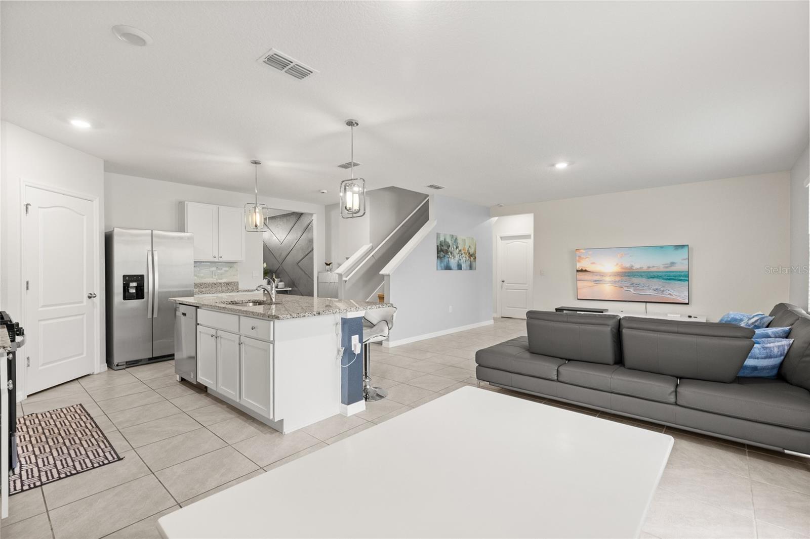 Image 7 of 48 For 747 Lazio Circle