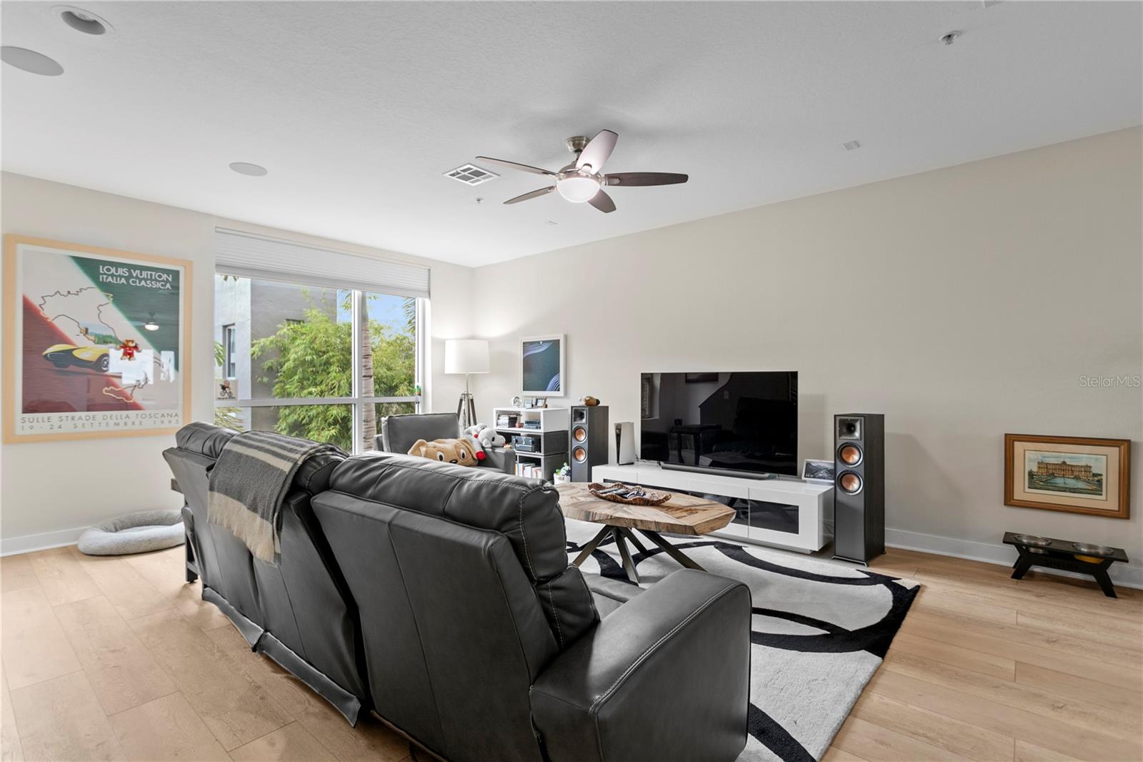 Image 13 of 34 For 325 5th Avenue S 6