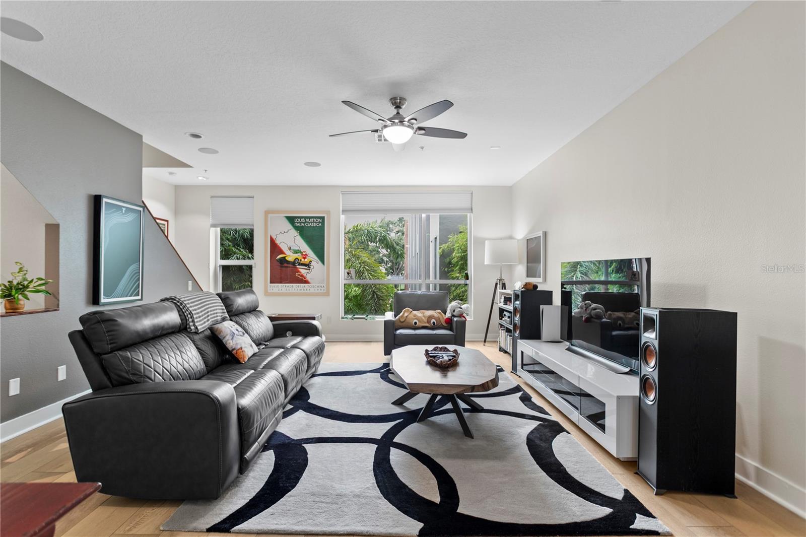 Image 2 of 34 For 325 5th Avenue S 6