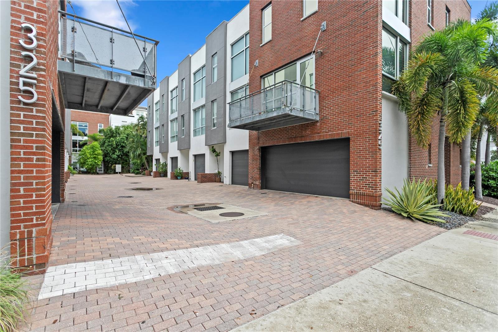 Image 6 of 34 For 325 5th Avenue S 6