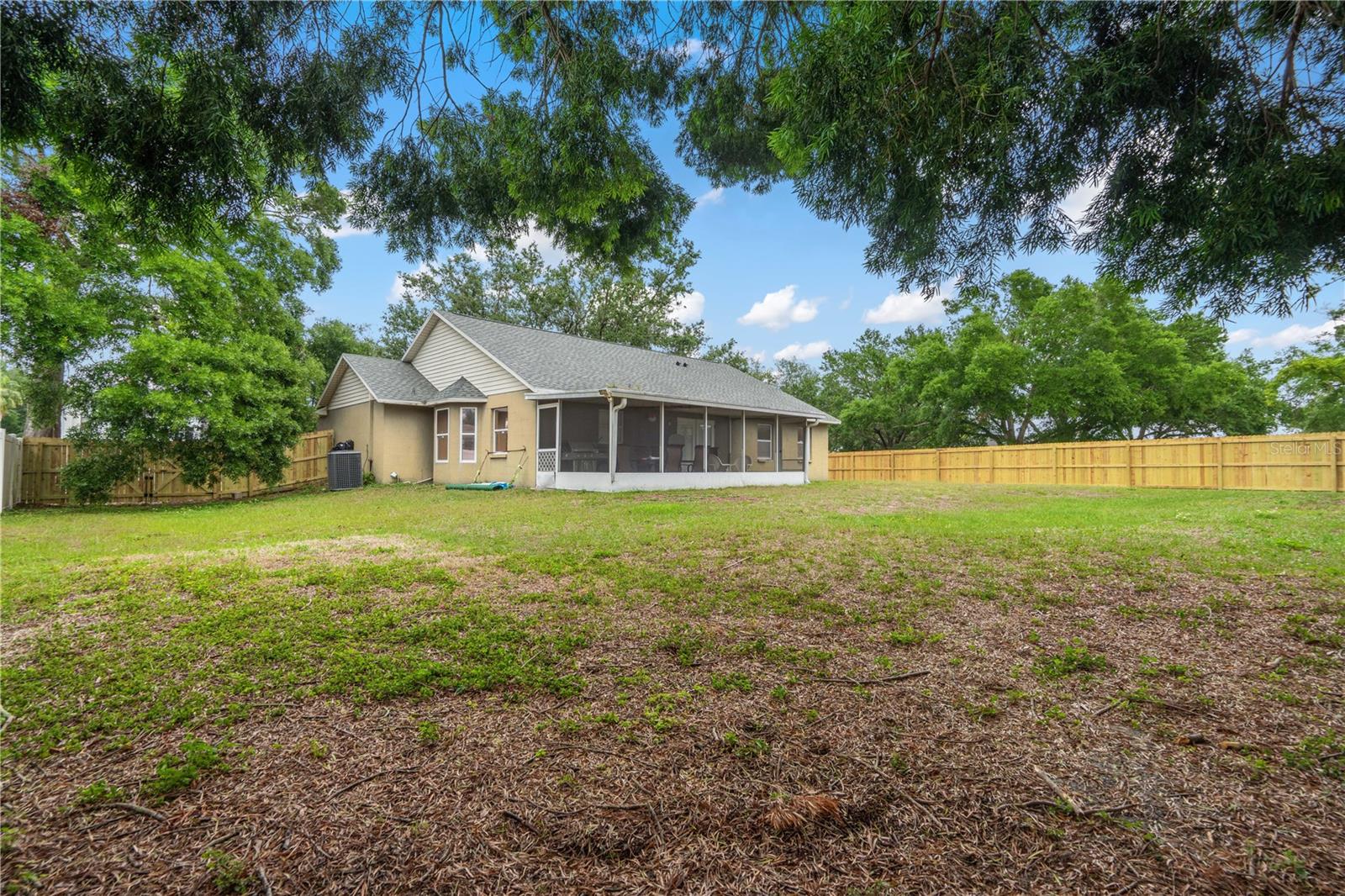 Image 17 of 23 For 13215 Parkhurst Court